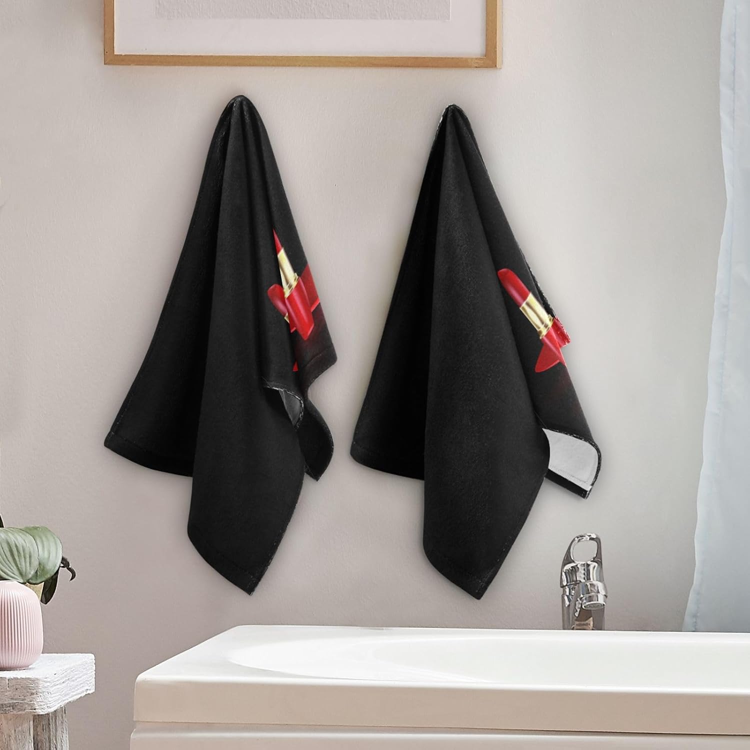 KENADVI Juego de 2 toallas de mano negras y rojas para baño, cocina, con tacones altos, lápiz labial, moderno, a la moda, suaves y absorbentes,