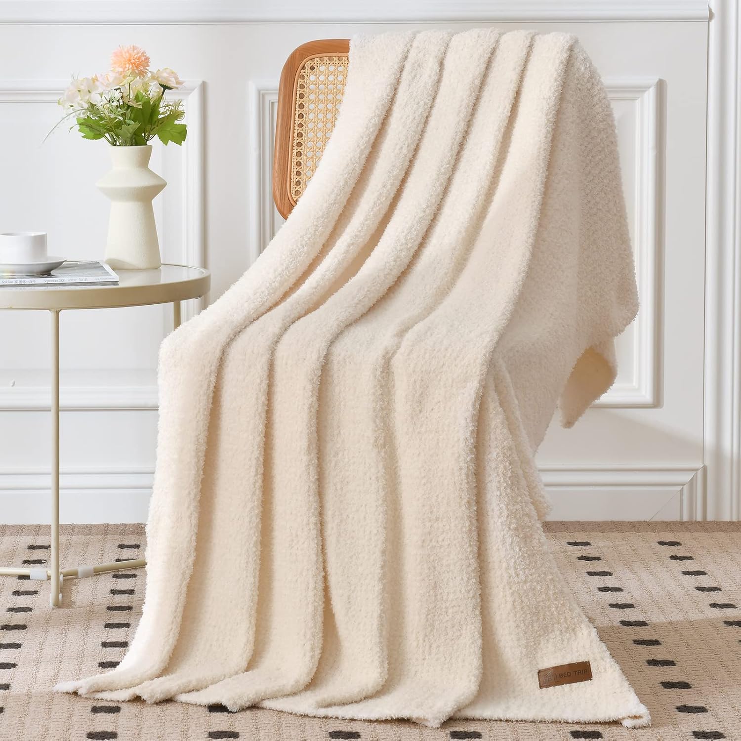Manta de felpa para sofá, manta de felpilla ligera y suave con textura mullida y diseño de ribete acanalado, manta decorativa de lujo y esponjosa