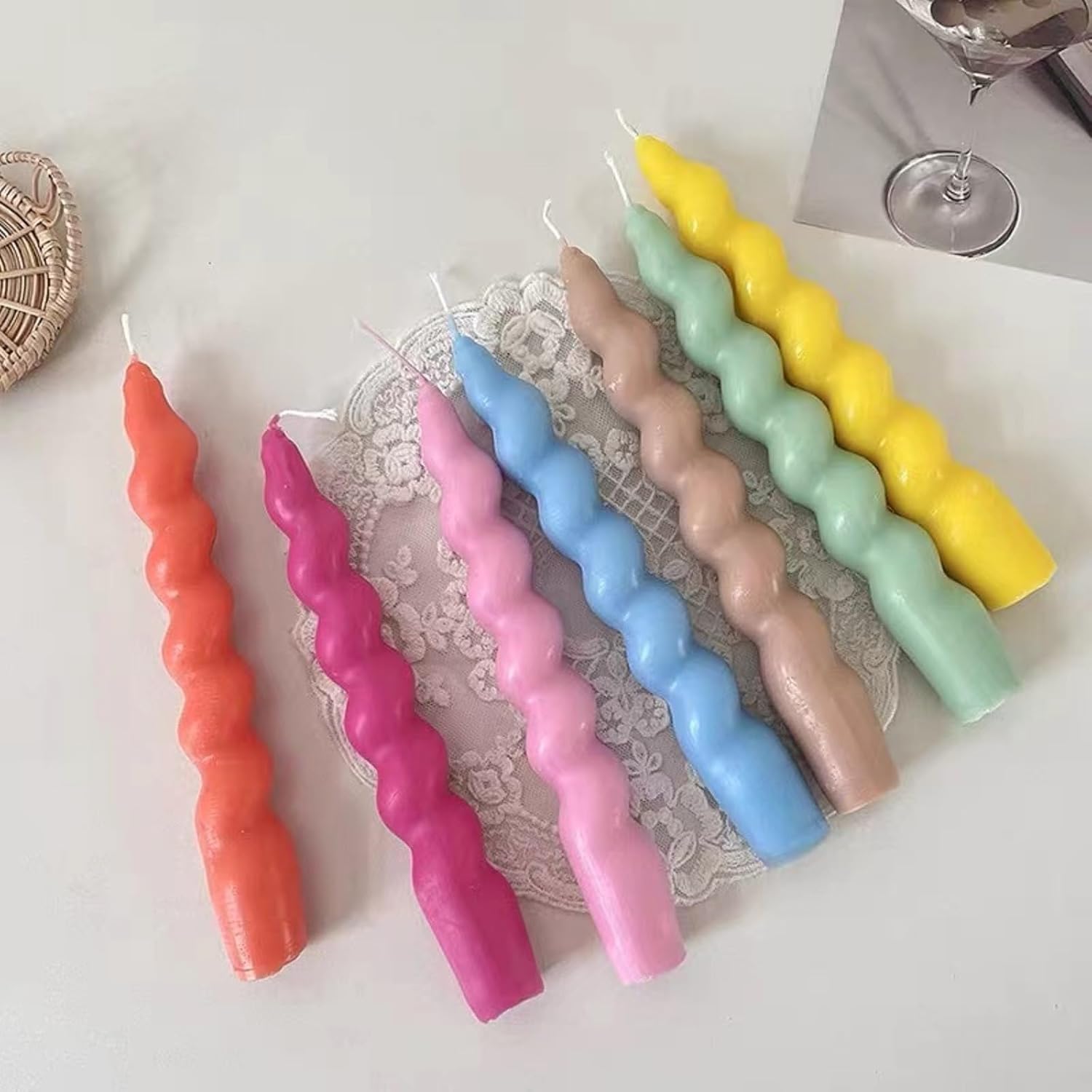 Juego de 2 velas cónicas en espiral amarillas de 7.5 pulgadas de alto, sin goteo y sin humo, velas largas, candelabros altos, cena en casa, fiesta,