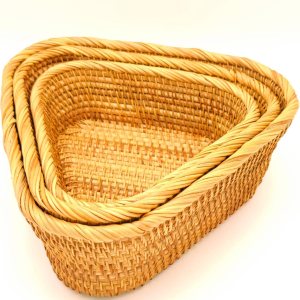 Paquete de 3 bandejas tejidas triangulares, bandeja de almacenamiento de ratán enrollado de 10 pulgadas con lados elevados de 4 pulgadas, Paquete de 3 bandejas tejidas triangulares, bandeja de almacenamiento de ratán enrollado de 10 pulgadas con lados elevados de 4 pulgadas,