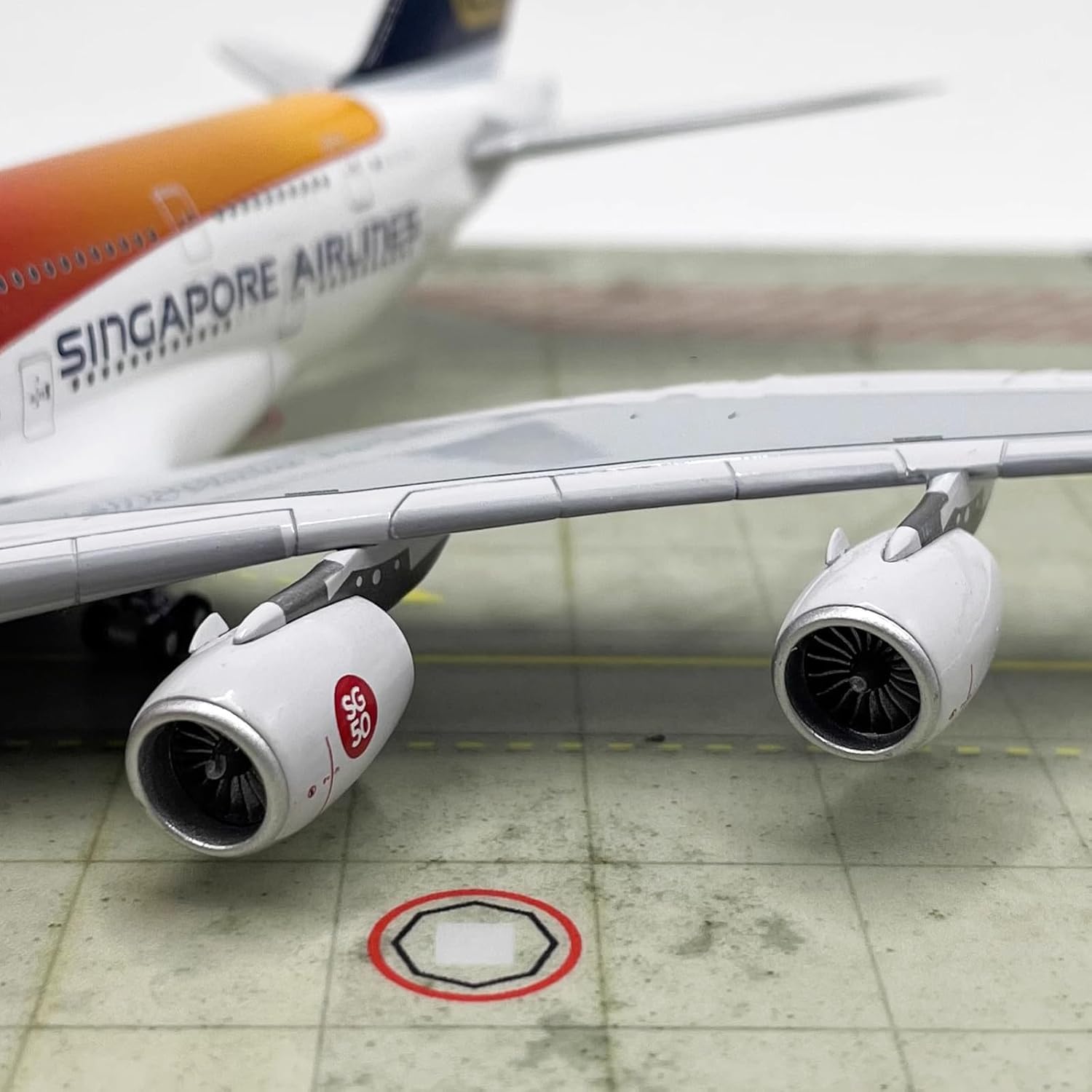 Modelo de aleación de avión fundido a presión, modelo de avión 1400 Singapore Airlines A380-800, juguetes y decoraciones para adultos, 7.9 x 4.6