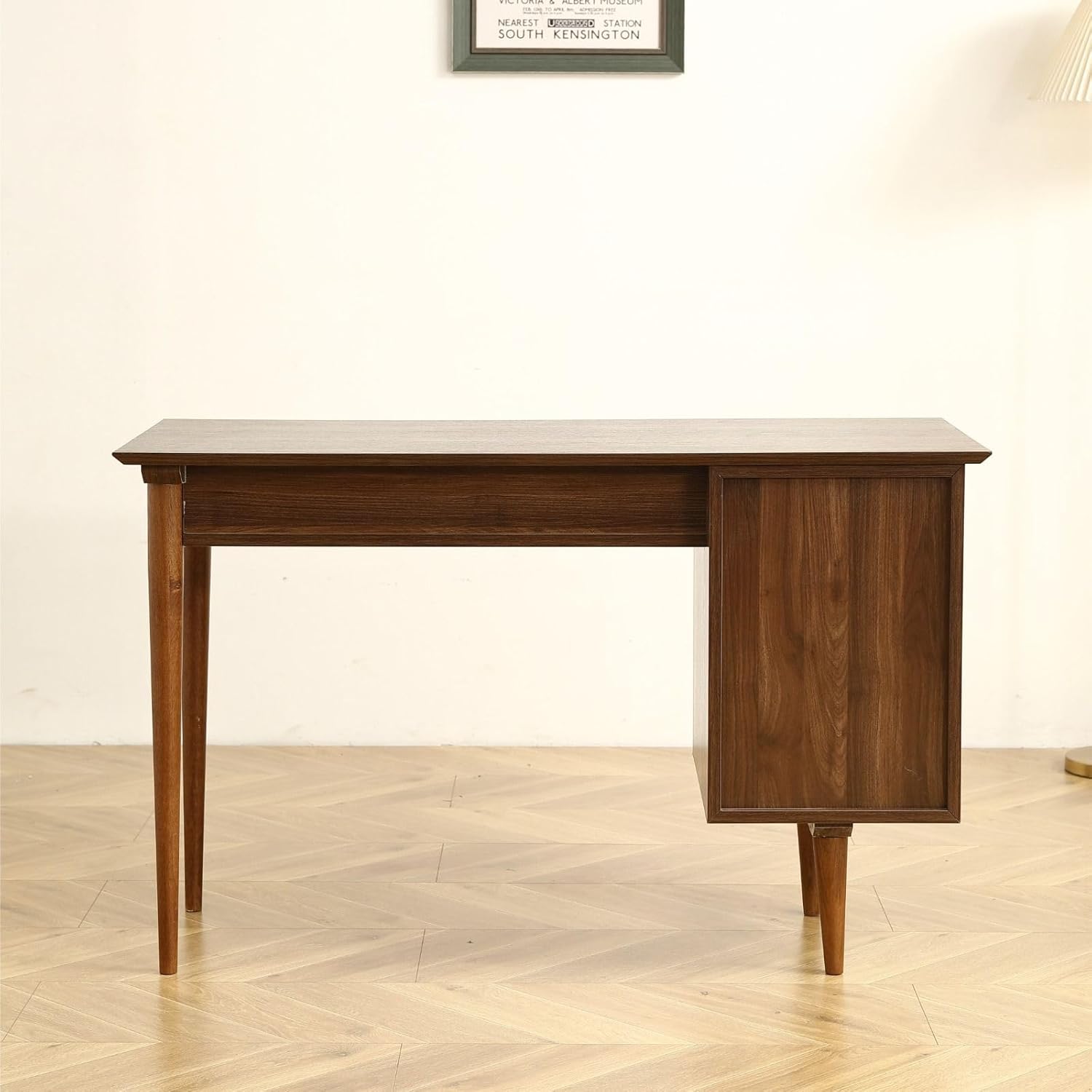 FRITHJILL Escritorio pequeño de 47.24 pulgadas con acabado moderno de nogal y patas de madera maciza, ideal para uso doméstico y oficina