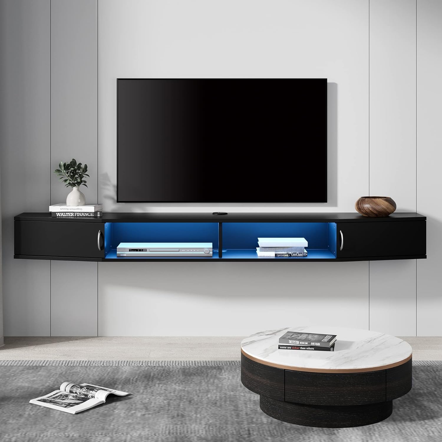 WAMPAT Soporte de TV flotante con estación de carga, estante de TV montado en la pared con luces azules, consola multimedia de madera, centro de