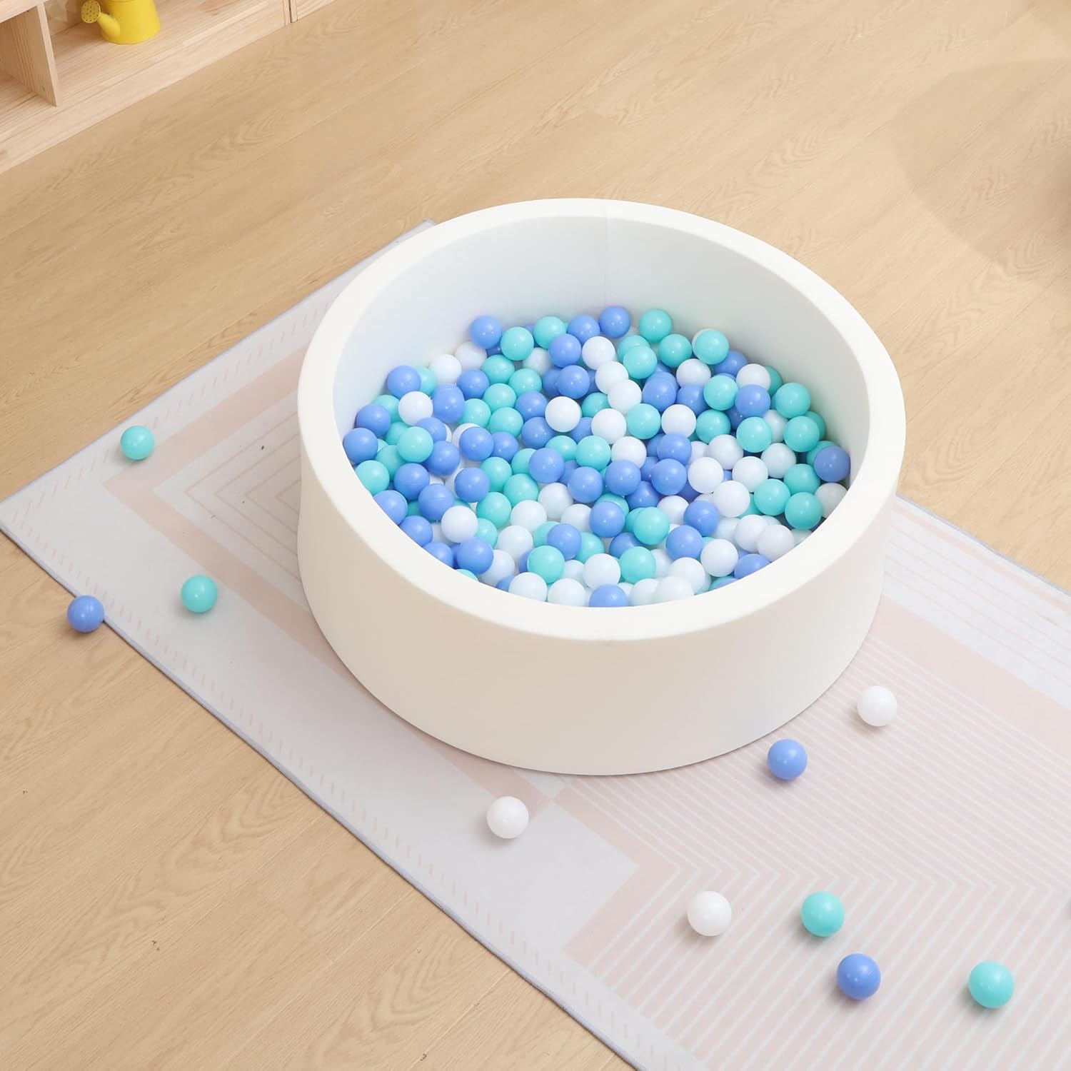 Pelotas para niños pequeños, 100 unidades, pelota de plástico sin BPA para niños y niños, bolas a prueba de aplastamiento de 2.16 pulgadas, juguetes