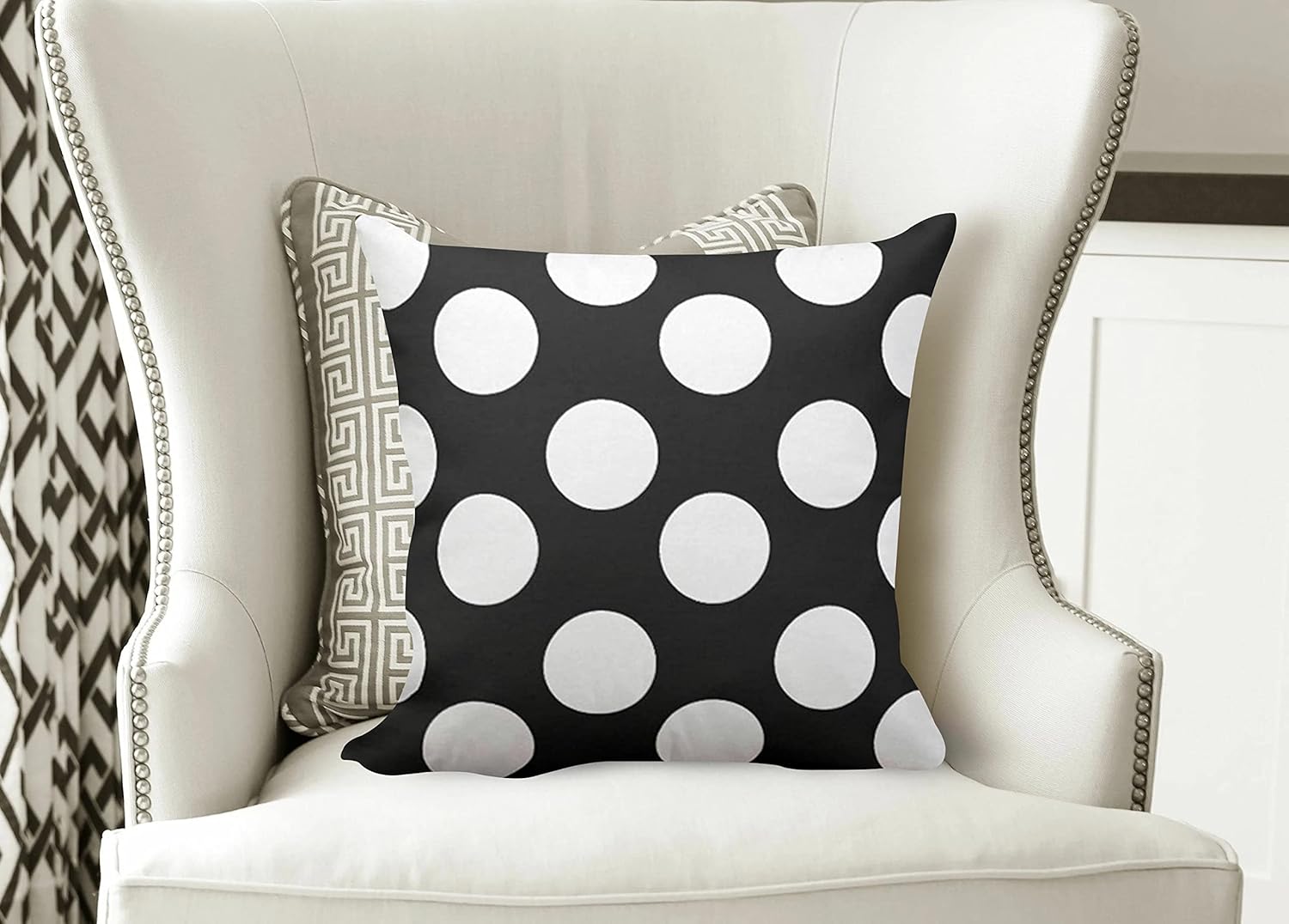Funda de almohada decorativa con lunares grandes en blanco y negro, decoración del hogar, bonito regalo, funda de almohada cuadrada para