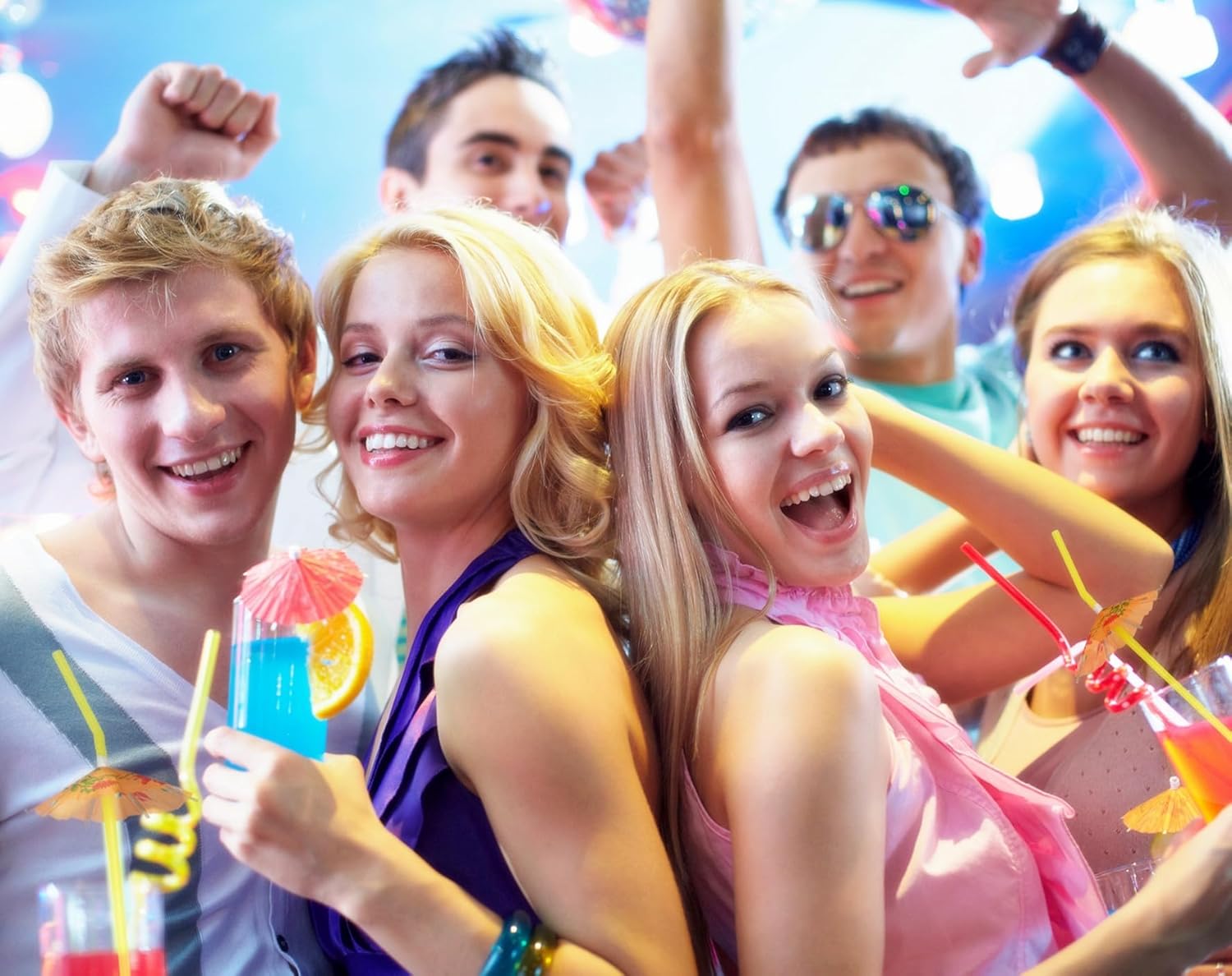 100 popotes para beber paraguas, pajitas de plástico para fiestas, popotes tropicales hawaianos flexibles, flexibles, para cóctel, playa, Luau, bar,