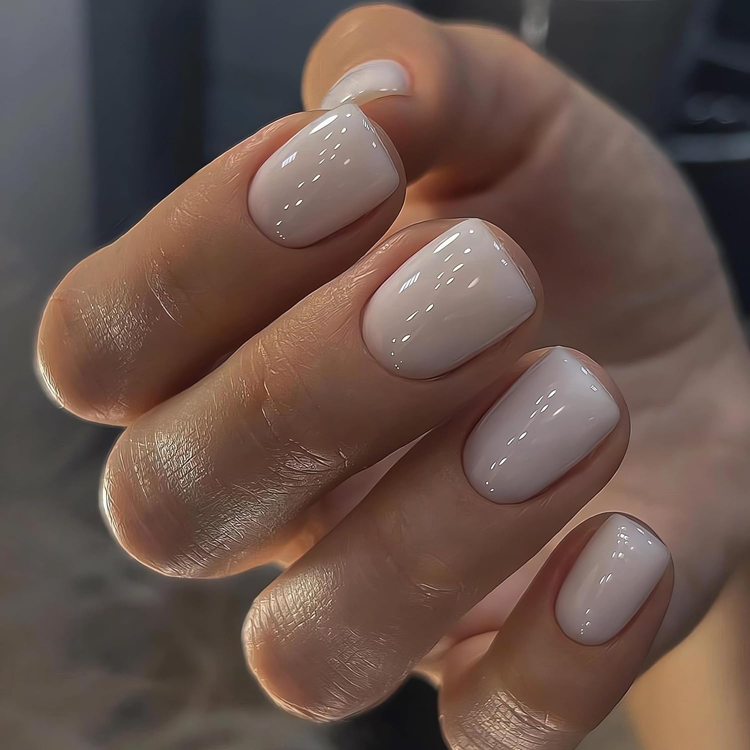 IMSOHOT Uñas postizas cortas a presión con forma cuadrada, uñas postizas brillantes de color blanco lechoso con pegamento, uñas postizas
