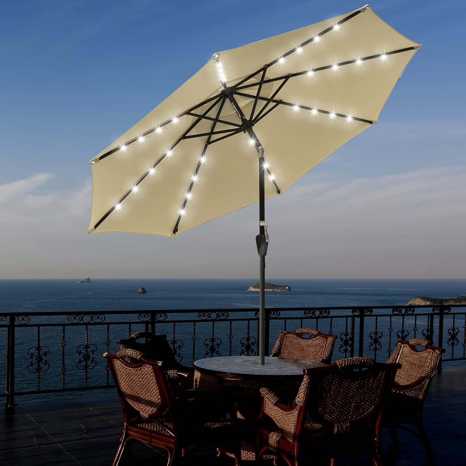 Yescom Sombrilla LED solar de 9 pies para exteriores, 8 costillas, 32 luces, para patio, jardín, mercado, con manivela inclinable, UV30+, color beige