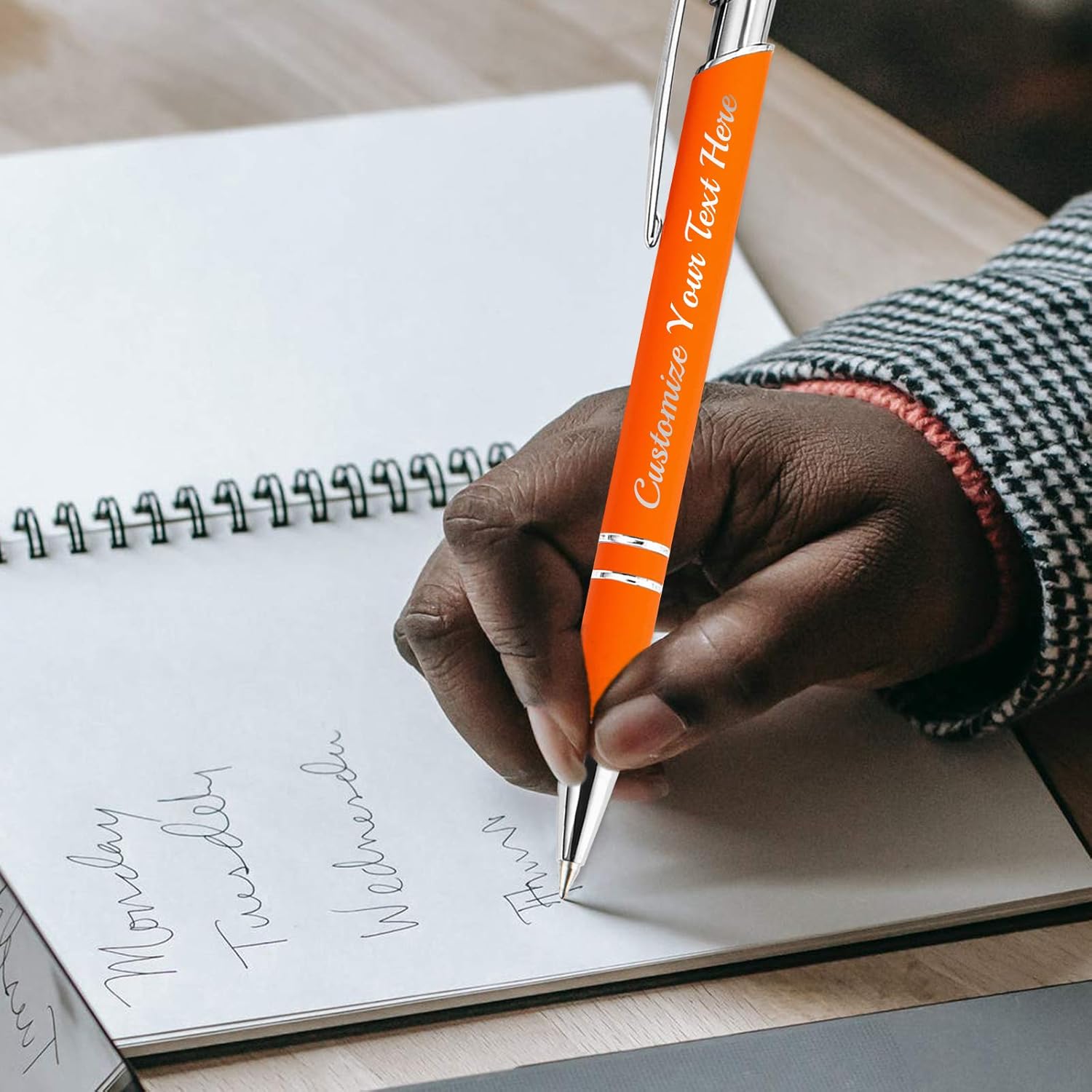 WQingot Paquete de 12 bolígrafos personalizados a granel con punta de lápiz capacitivo, bolígrafos personalizados con mensaje con nombre, ideas de