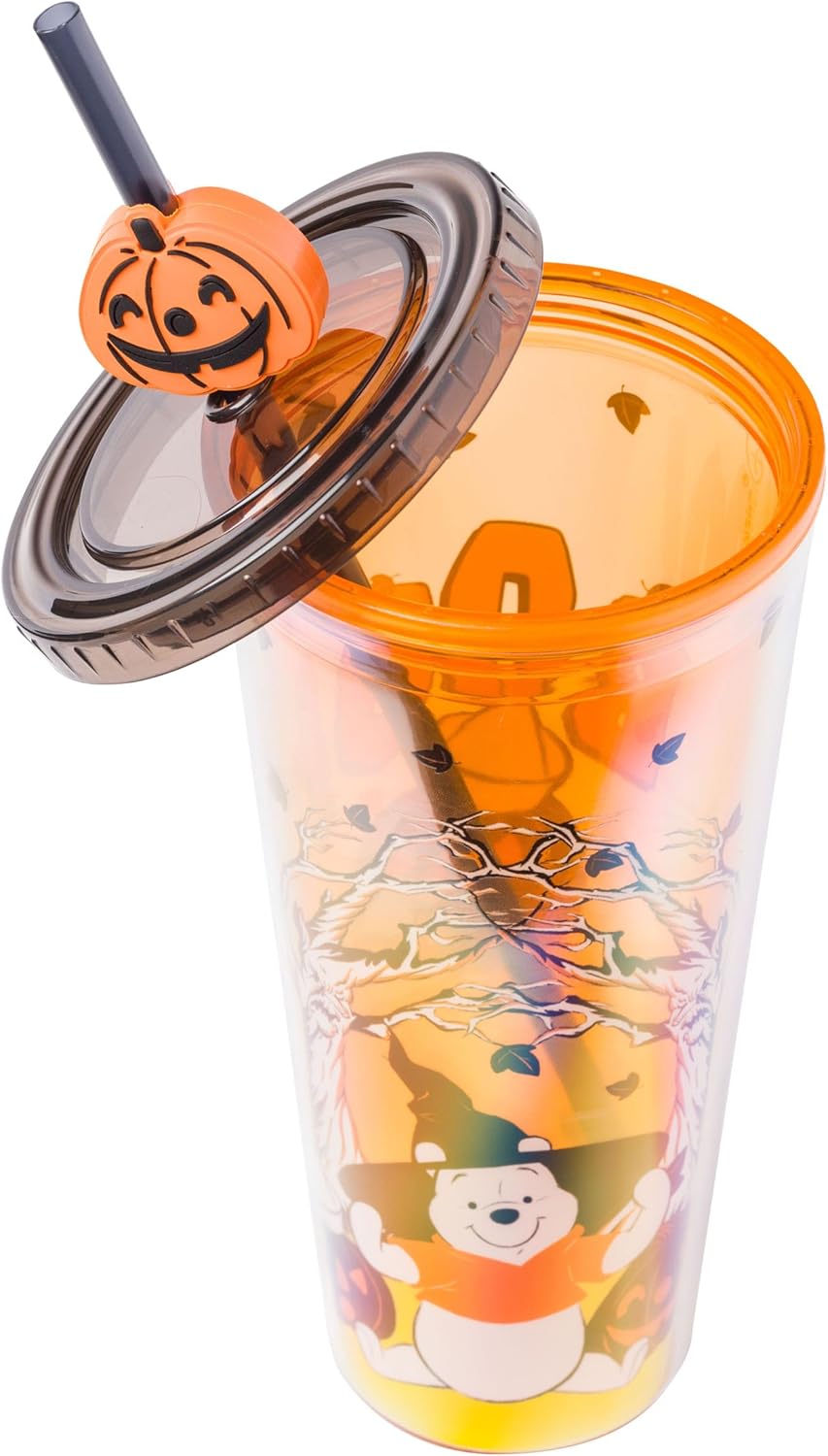 Silver Buffalo Disney Winnie the Pooh Spooky Witch – Taza fría de plástico con tapa y adorno de popote festivo Jack-O’-Lantern, 24 onzas