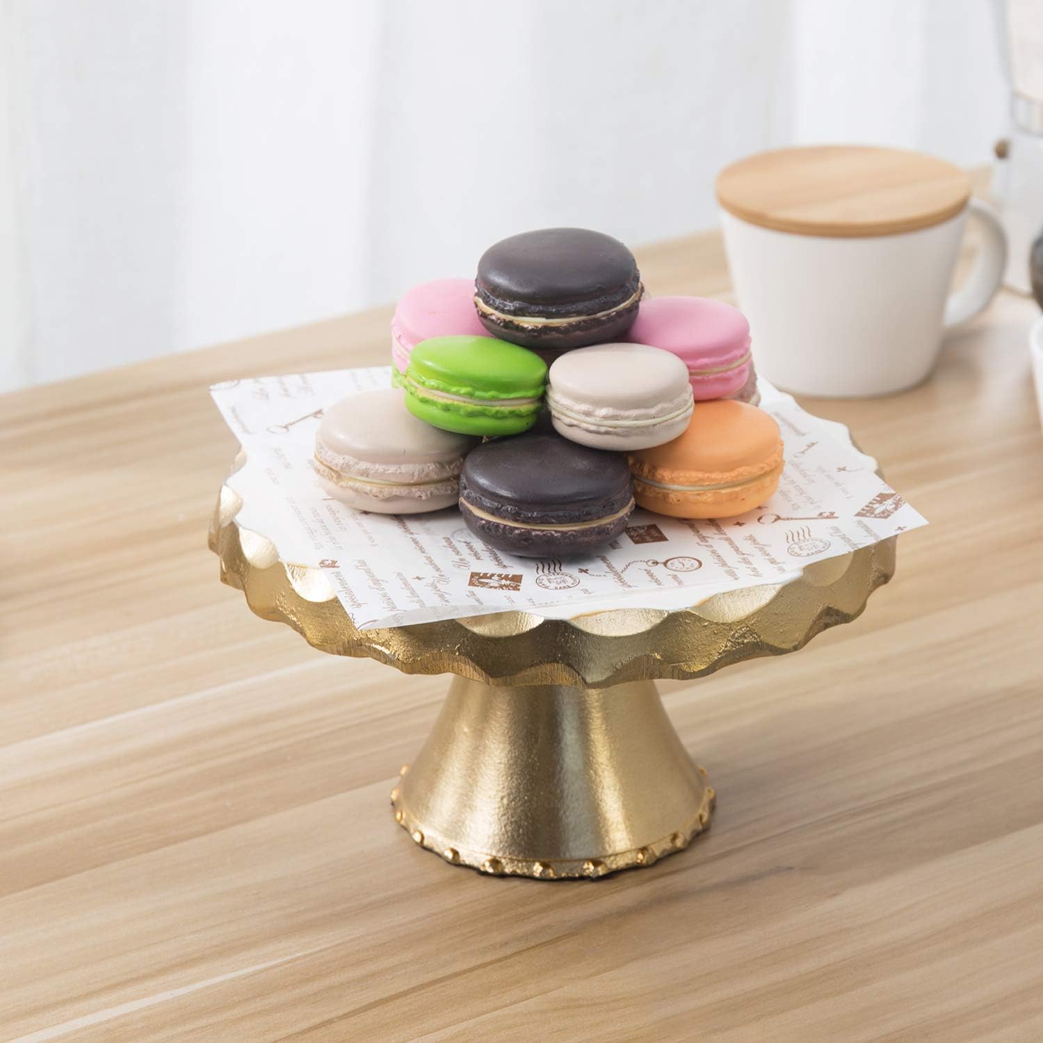 MyGift Soporte redondo de aluminio para tartas de 8 pulgadas en tono dorado con parte superior blanca, soporte para cupcakes elevador de postres,