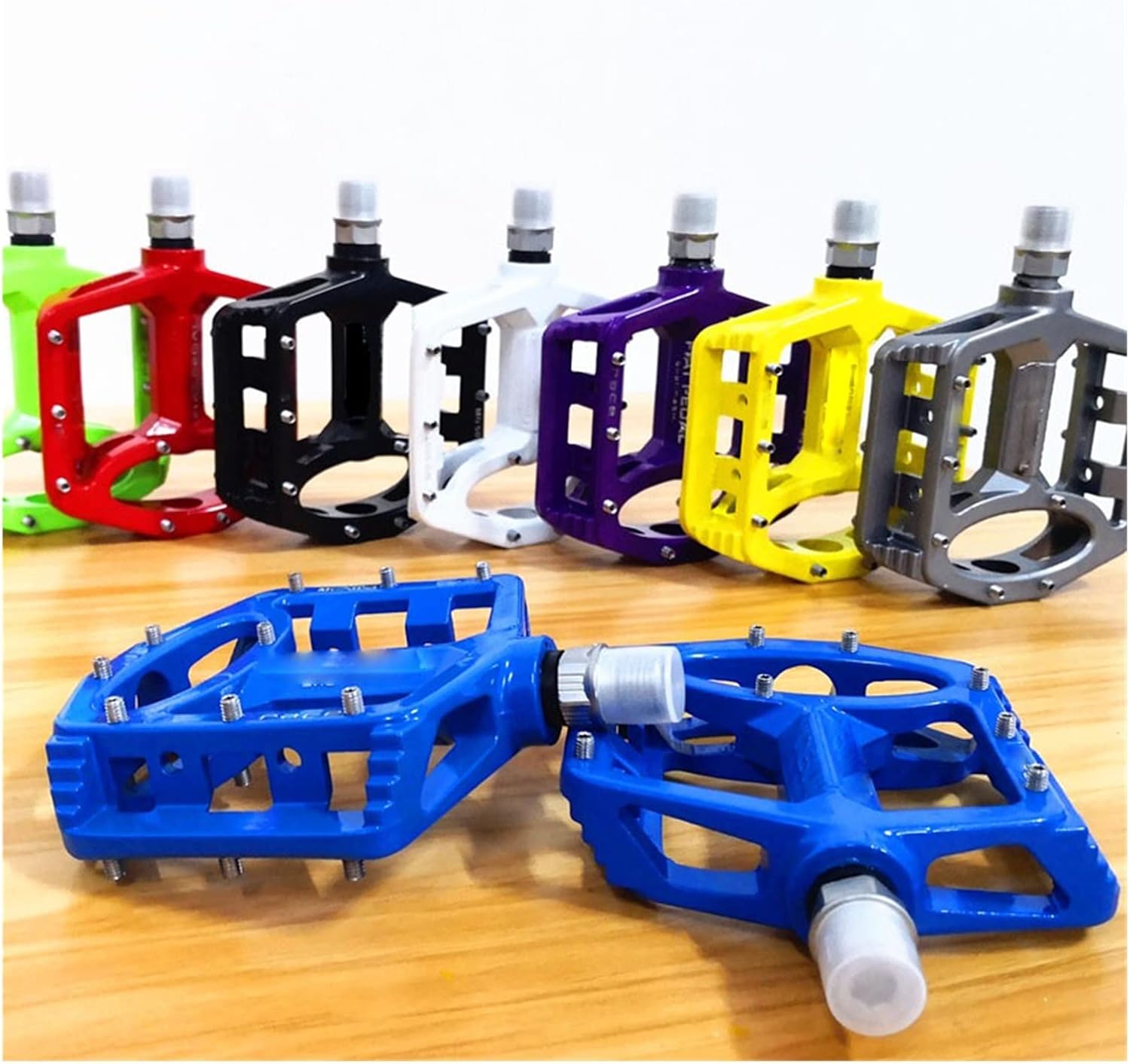 XENITE Pedales de bicicleta de carretera de aleación de magnesio Ultraligero MTB Cojinete Bicicleta Pedal Piezas Accesorios 8 Color Pedales