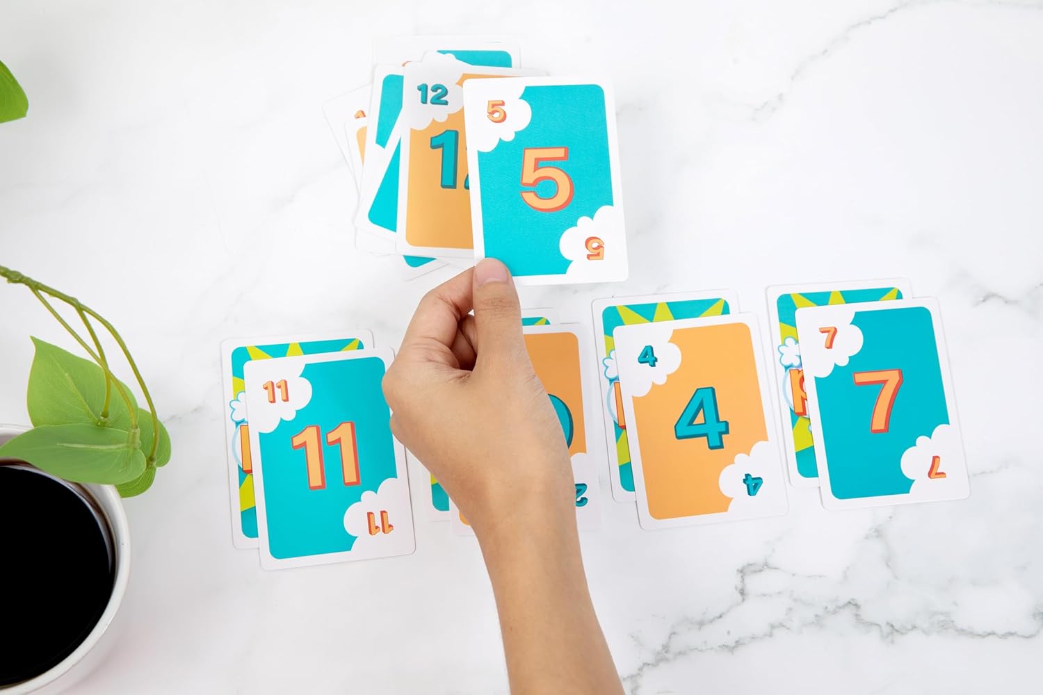 Poof The Game – Juego de cartas casual rápido de aprender, fácil de jugar, para amigos y familiares, grupos grandes y pequeños, noches de juego,
