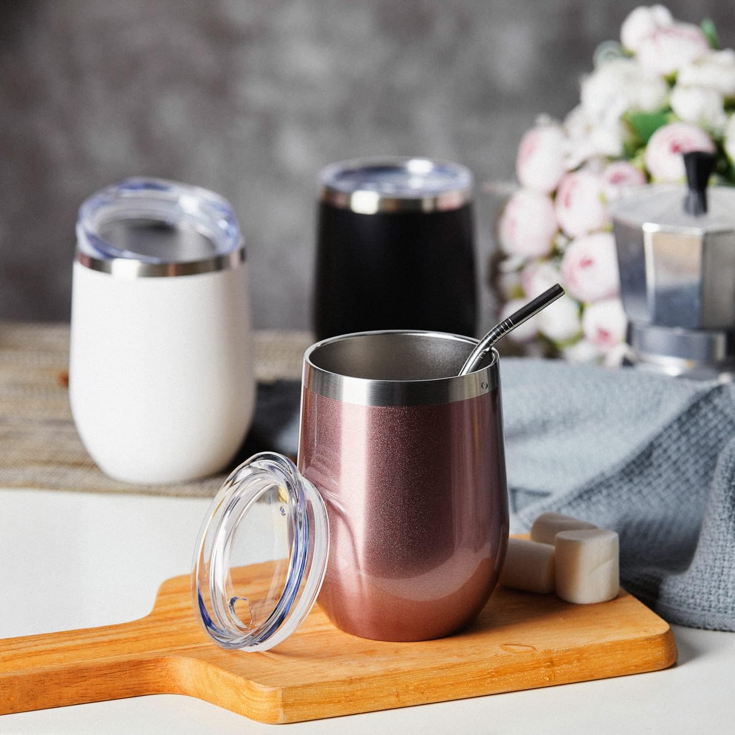 COMOOO Vaso de vino de acero inoxidable con tapa y pajita, vaso de viaje de doble pared aislado al vacío de 12 onzas para café, vino, cócteles,