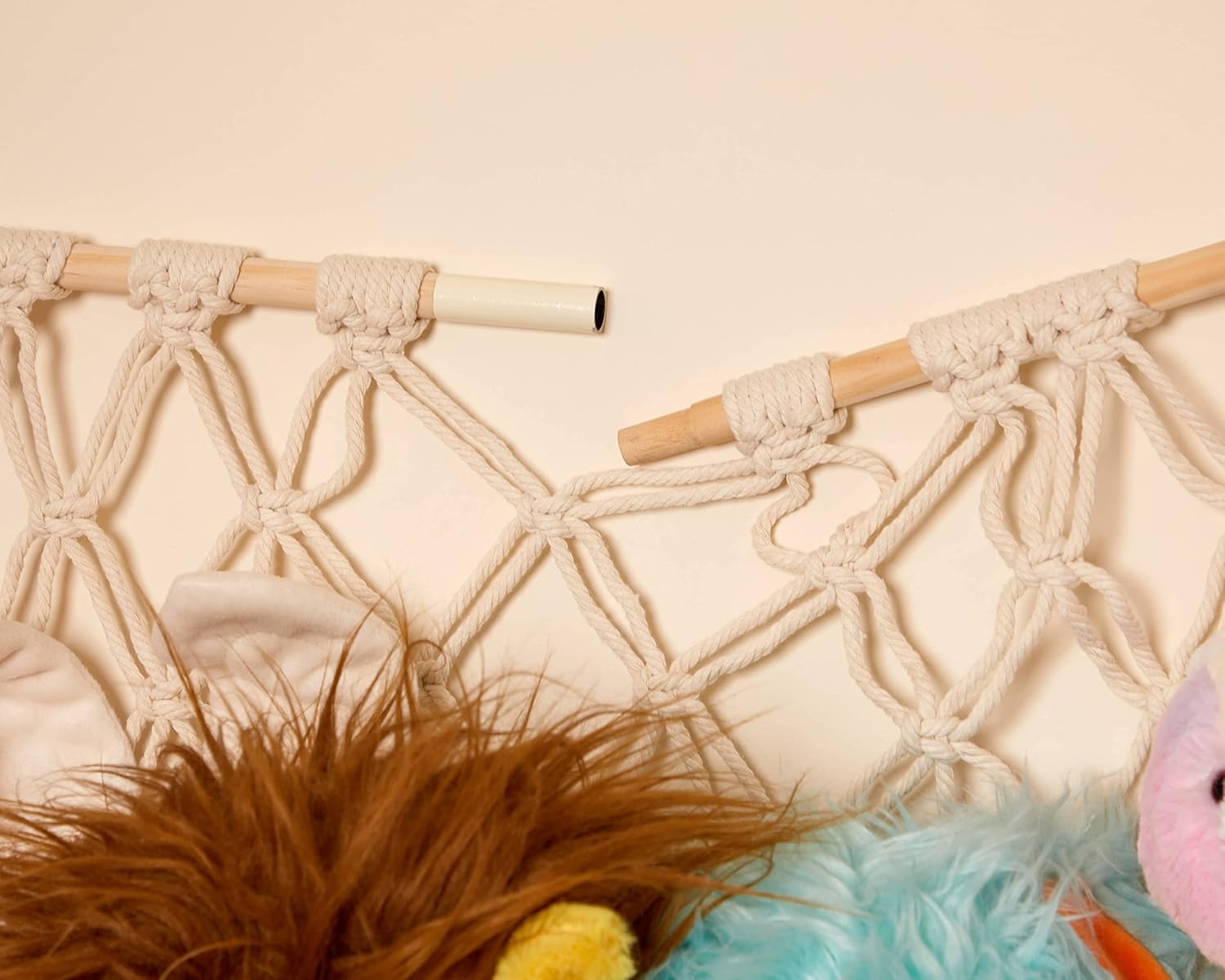 Lilly’s Love Hamaca de macramé de animales de peluche con cadena de luces, soporte de red grande de estilo bohemio para juguetes de niños,