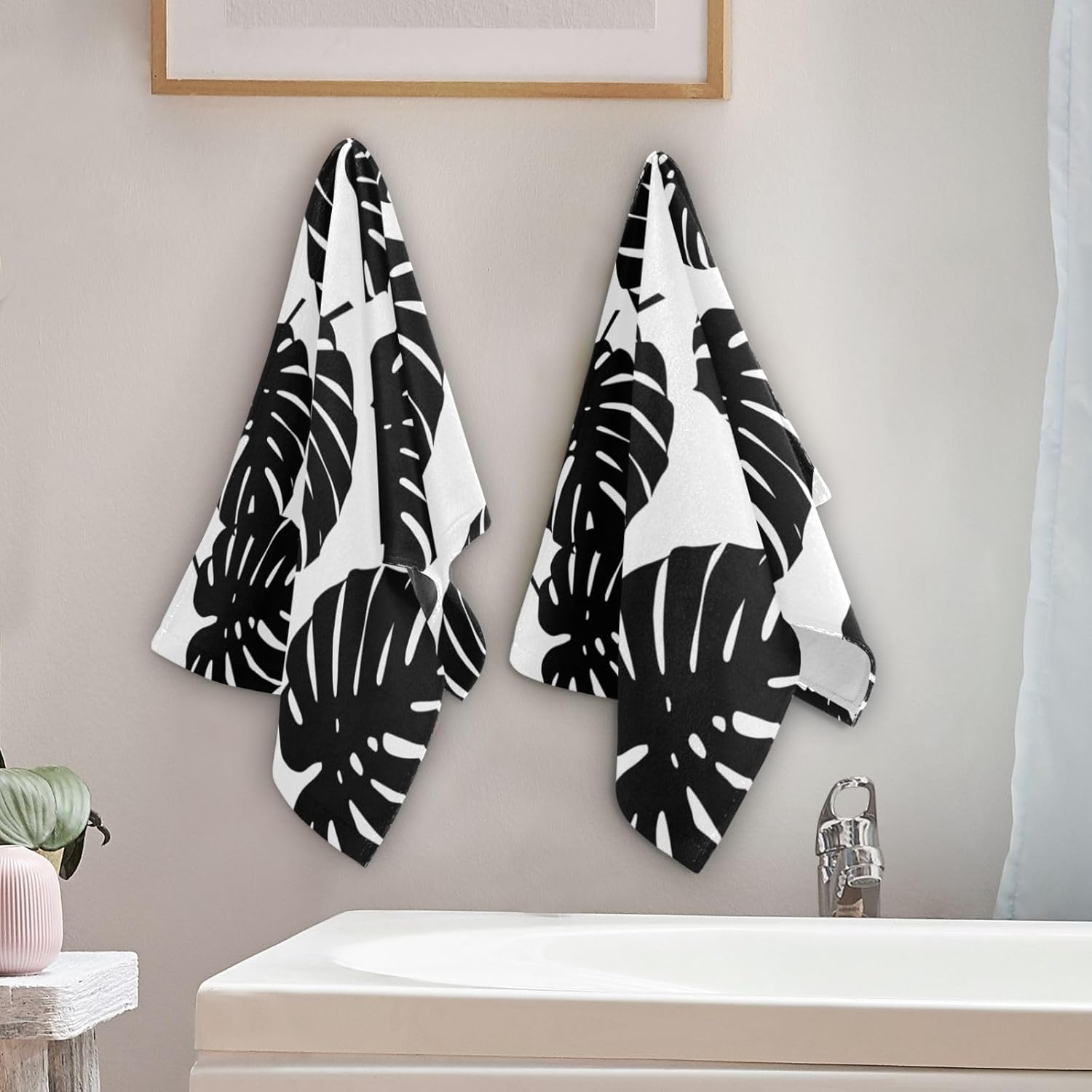 Paquete de 2 toallas de mano de hojas de palma blancas y negras para baño, toallas de baño absorbentes de microfibra con hojas tropicales, toallas