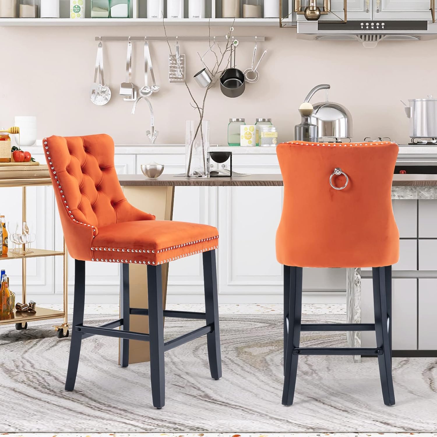 SoarFlash Juego de 2 taburetes de bar tapizados de terciopelo modernos con patas de madera, botones acolchados, cabeza de clavo cromada, asiento de