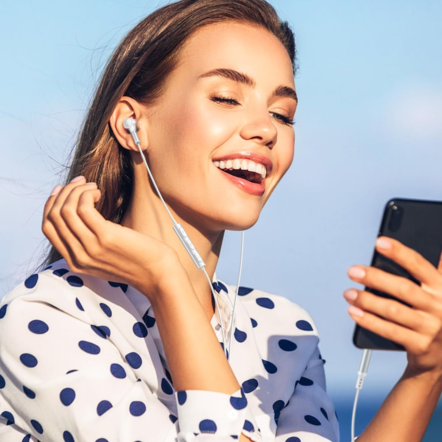 BENEWY Auriculares ME910, auriculares con cable con micrófono, auriculares intrauditivos de aislamiento de ruido y control de volumen, auriculares