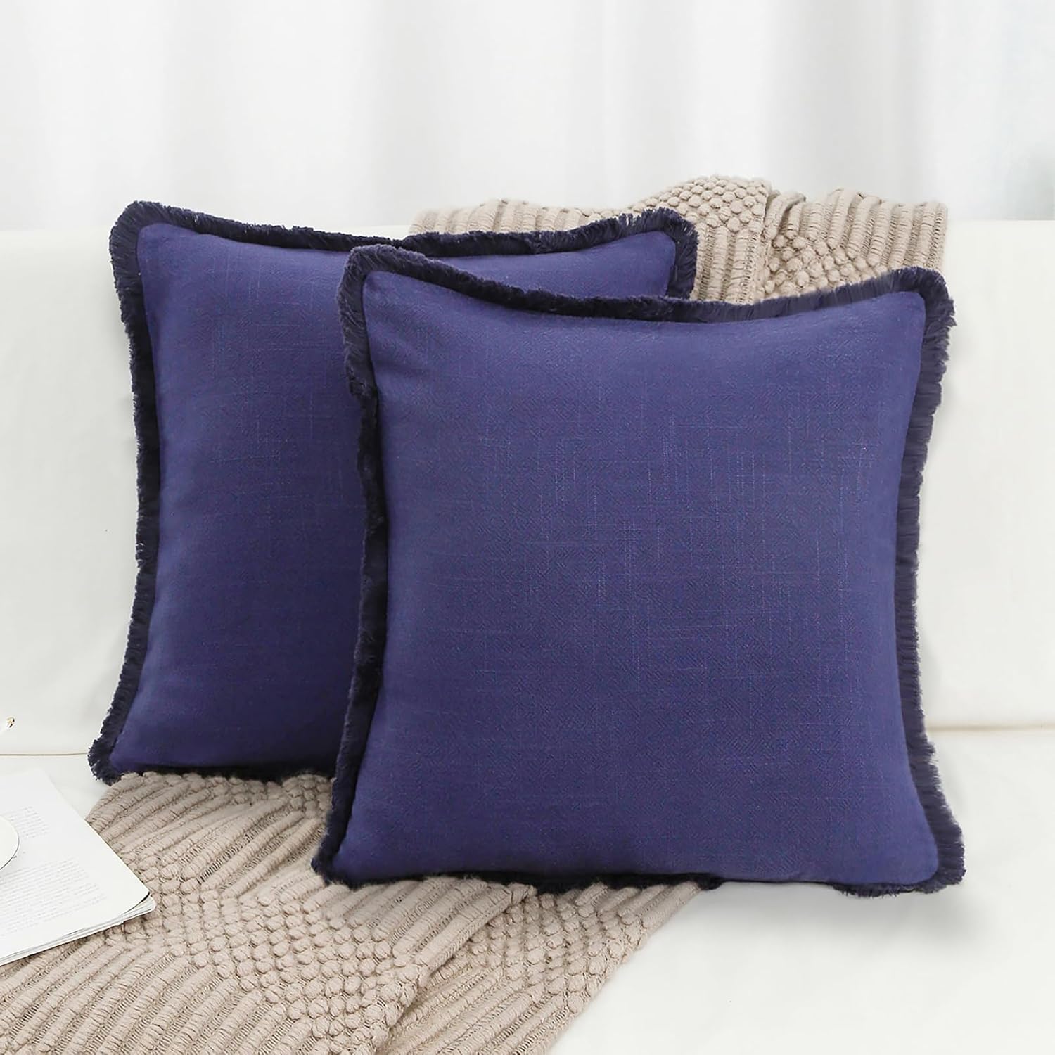 GyiHoong Juego de 2 fundas de almohada de 18 x 18 pulgadas, color azul profundo con flecos y borlas hechas a mano, fundas de almohada bohemias de