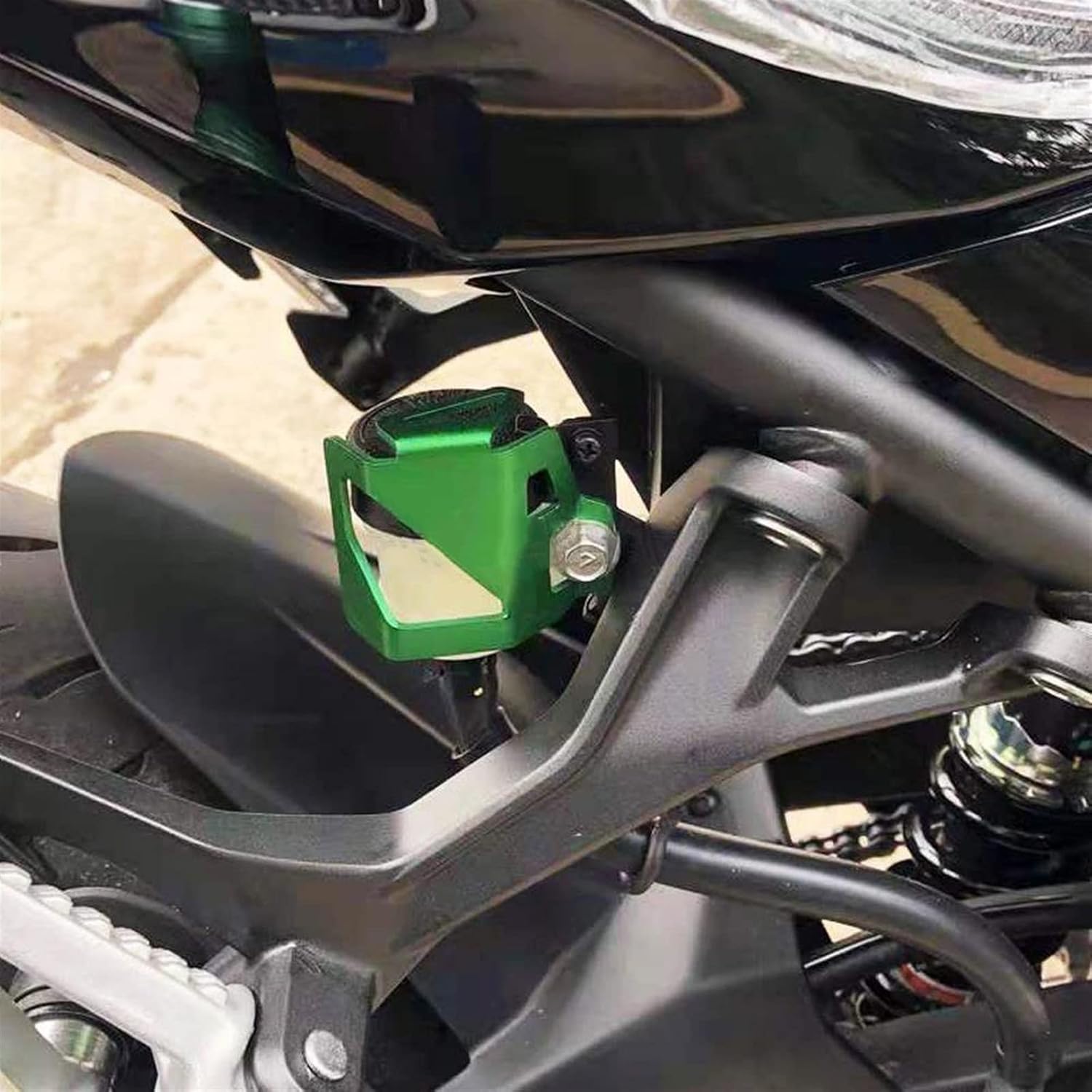Engine Guard Motorcycle Rear Brake Fluid Reservoir Guard Cover Protector for Yamaha Mt07 FJ-07 MT 07 MT07 2014-2017 2018 2019 2020 2021 2022 Sliders