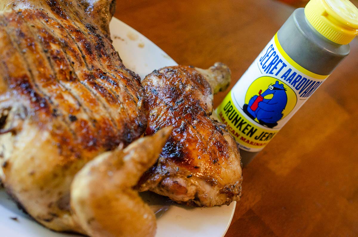 Secret Aardvark Drunken Jerk – Salsa picante jamaicana Jerk y marinada, hecha con condimento jamaicano Jerk, salsa de soja y pimientos habaneros,