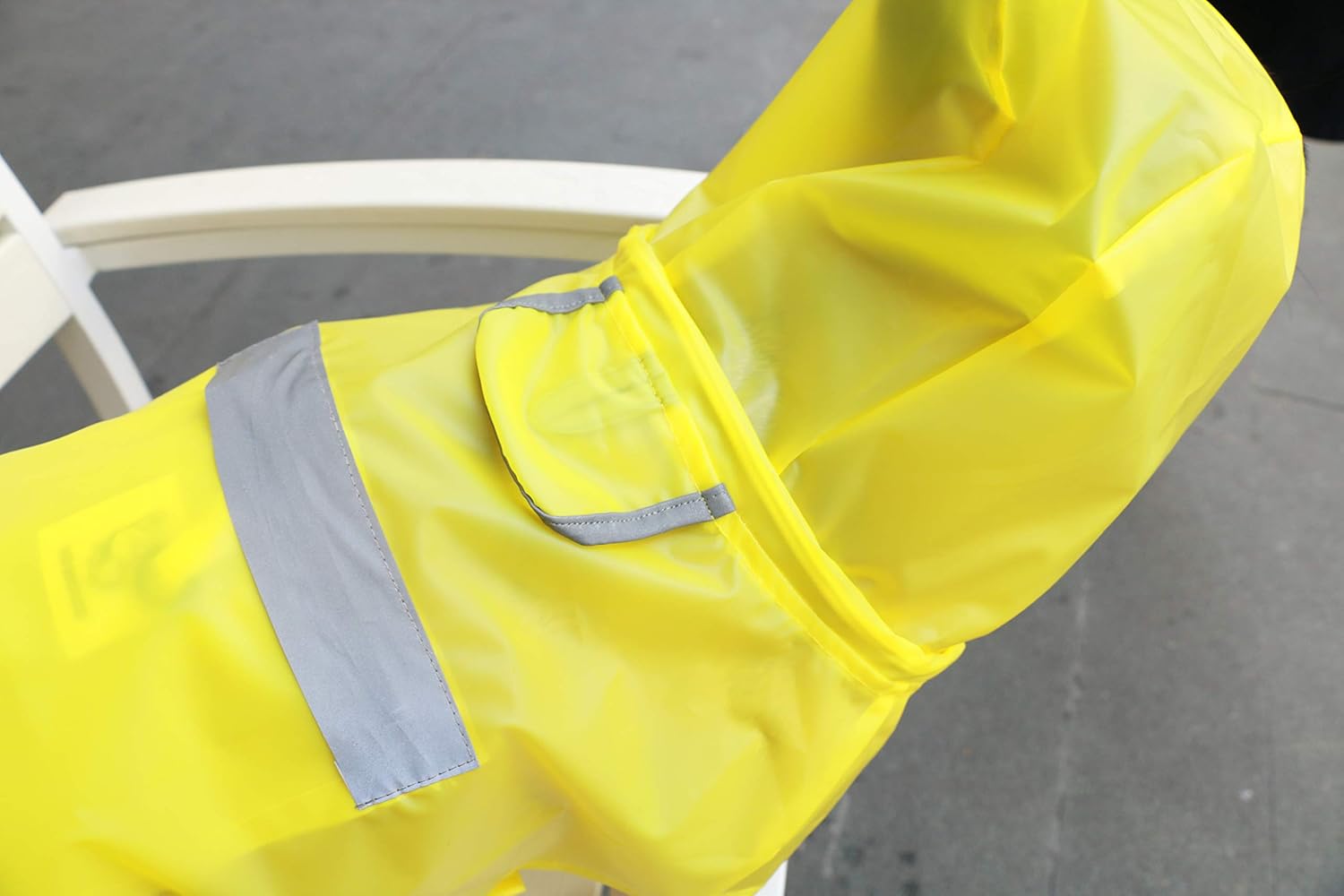 iChoue Chubasquero para perro, impermeable, ajustable, con correas reflectantes, ligera, para bulldog francés grande (amarillo, L)