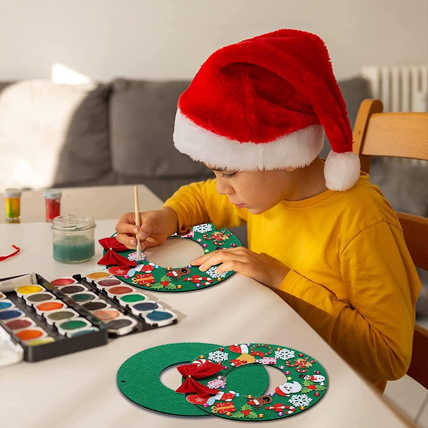 Tatuo Kit de 12 piezas de fieltro para corona de árbol de Navidad, adornos de Navidad con 221 calcomanías autoadhesivas de fieltro de Navidad, 12