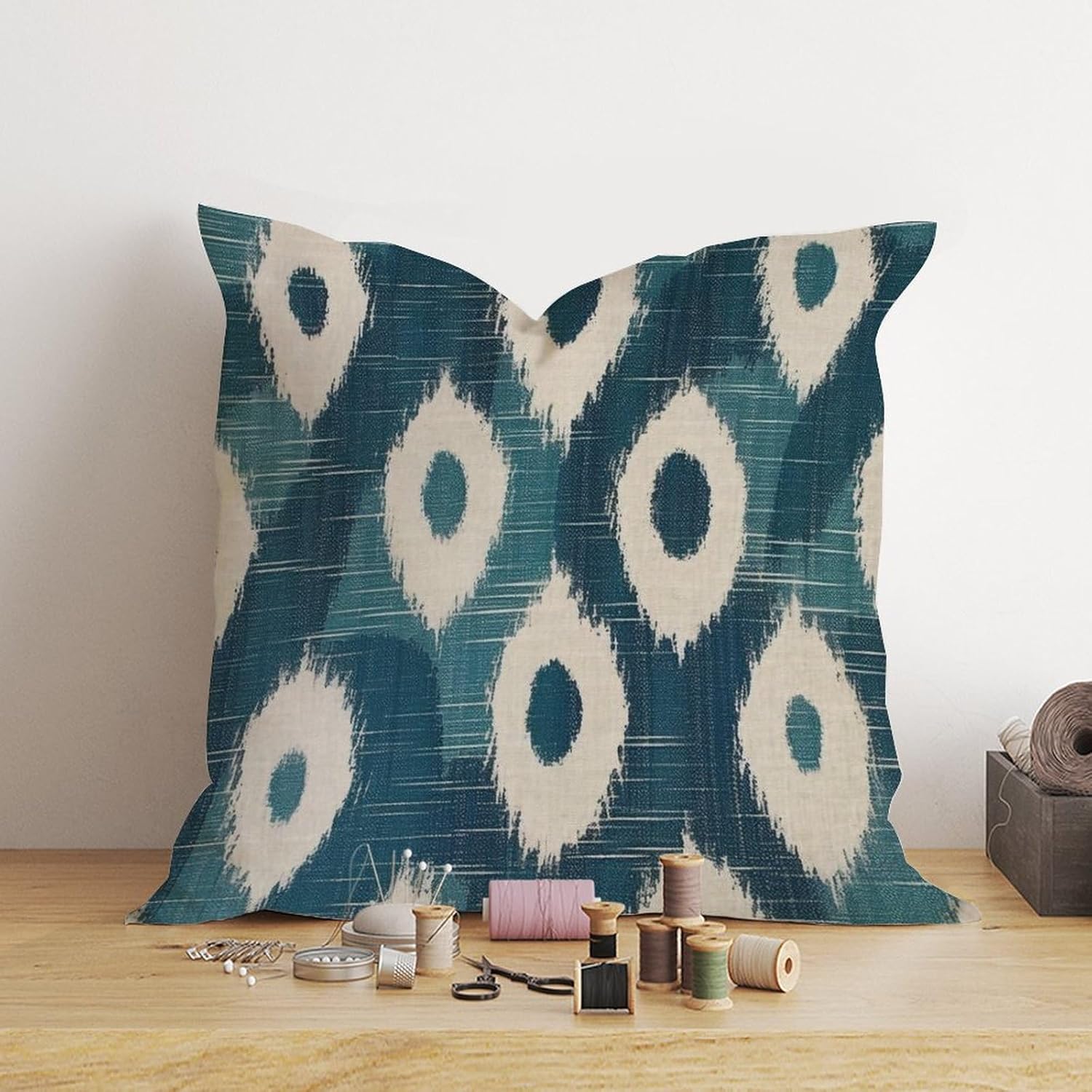 Funda de almohada estilo europeo Ikat azul índigo crema estilo chinoiserie, funda de cojín asiática de 18 x 18 pulgadas, funda de almohada