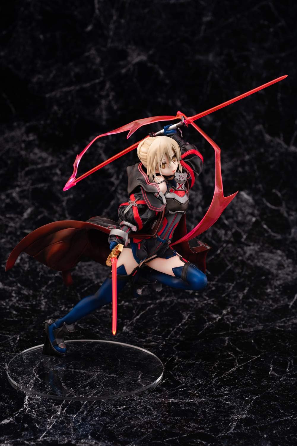 Aoshima FateGrand Order Berserker (Mysterious Heroine X Alter) Figura de PVC a escala 17, multicolor