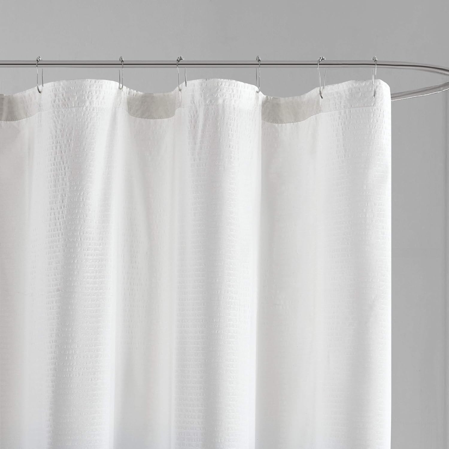 Madison Park Cortina de ducha Ara, diseño de sirsaca con estampado degradado, decoración moderna de baño, lavable a máquina, pantalla de privacidad