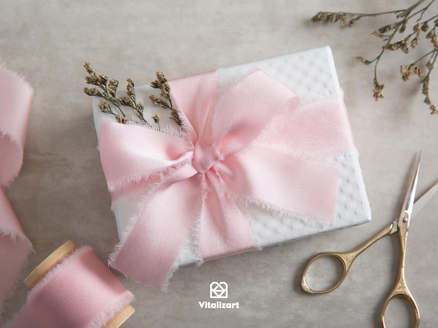 Vitalizart Cinta de satén de seda rosa de 1 pulgada x 15 yardas, carrete de madera hecha a mano para envolver regalos, baby shower, boda, ramos de