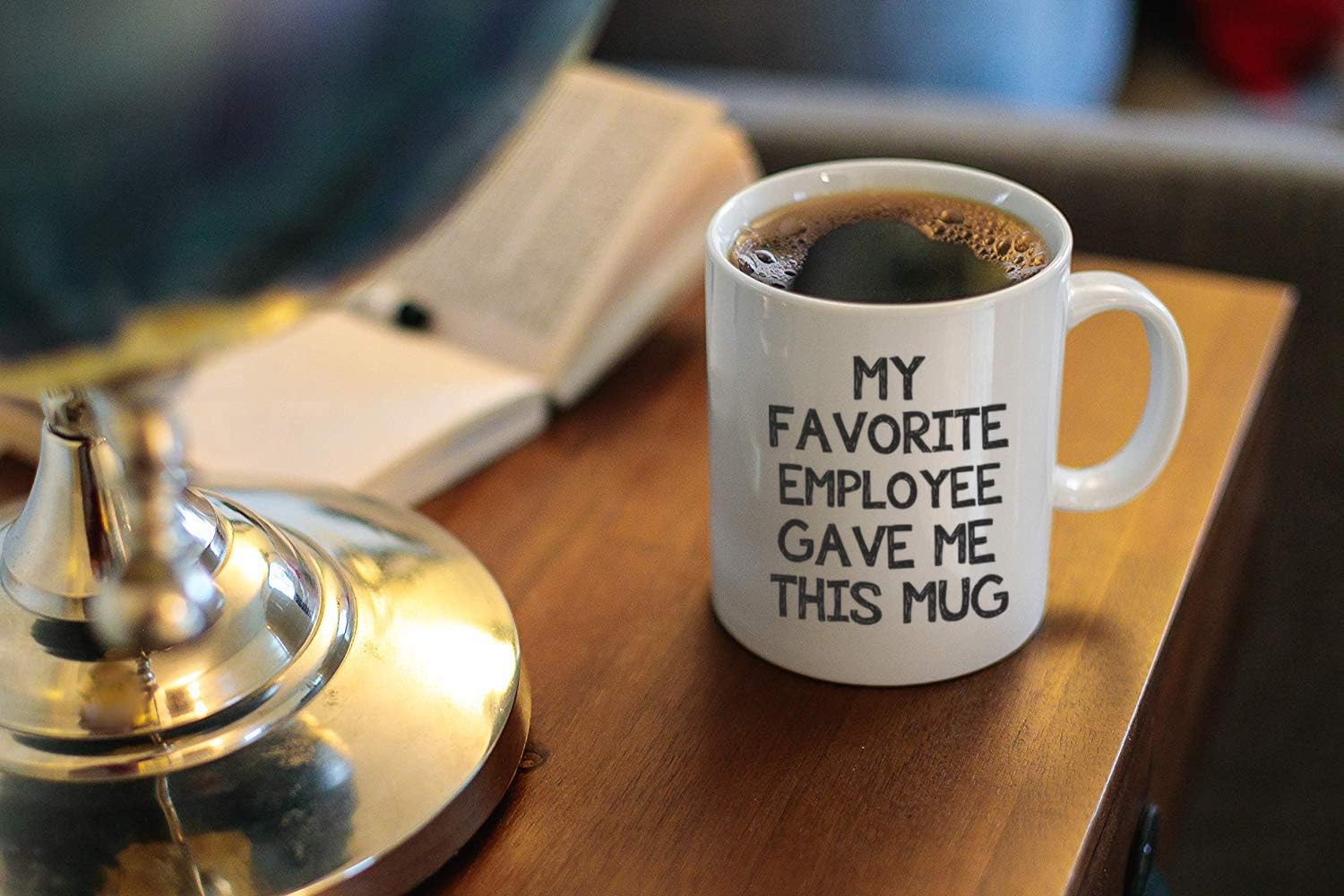 Divertida taza de café de oficina con texto en inglés My Favorite Employee Gave Me This Mug  Regalo de oficina de broma para jefe  Regalos únicos de