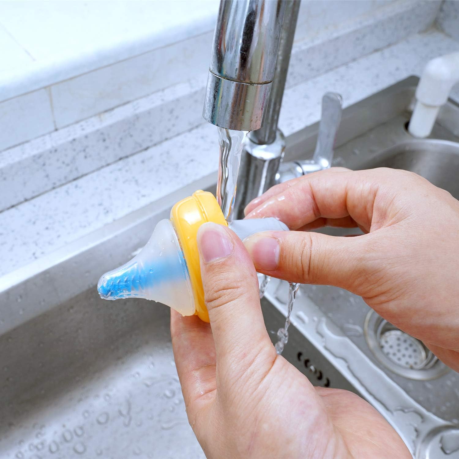 Cepillo para biberones con limpiador de pezones, cepillo de limpieza de botellas de agua de mango largo, construido para limpiar biberones, tazas