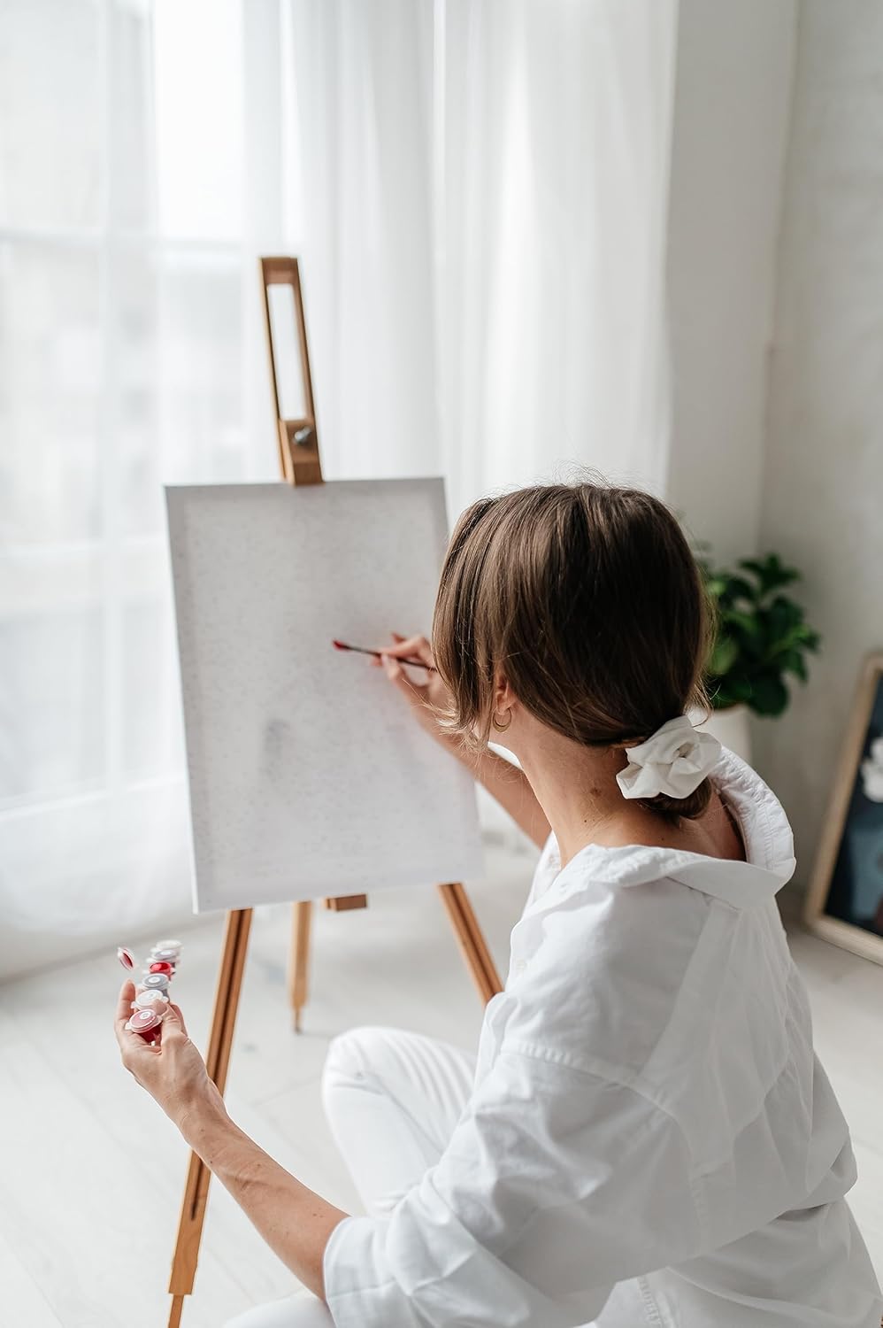 Omaart Kit de pintura por números para principiantes, lienzo enmarcado, bonito diseño de peonías, incluye lienzo enmarcado y estirado preimpreso,
