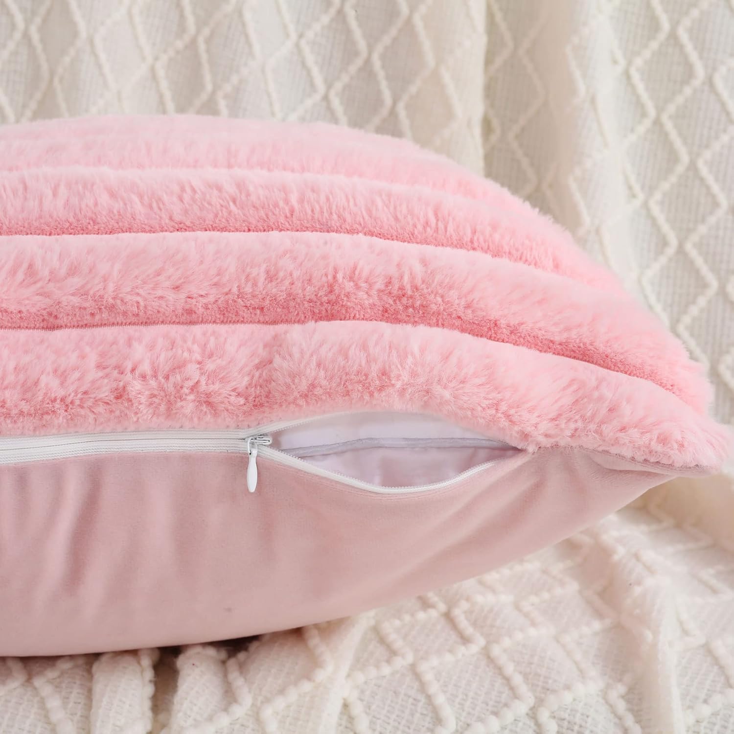 FUTEI – Juego de 2 fundas de almohada decorativas con rayas de color rosado, 24 x 24 pulgadas, cuadradas y primaverales, piel sintética de conejo