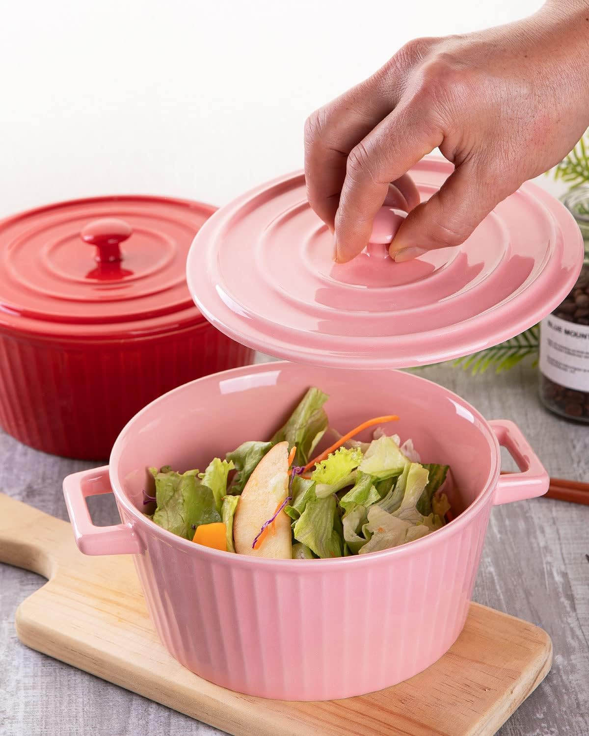 WHJY Cacerola de cerámica rosa con tapa, cacerola de cerámica de 1 cuarto de galón para horno