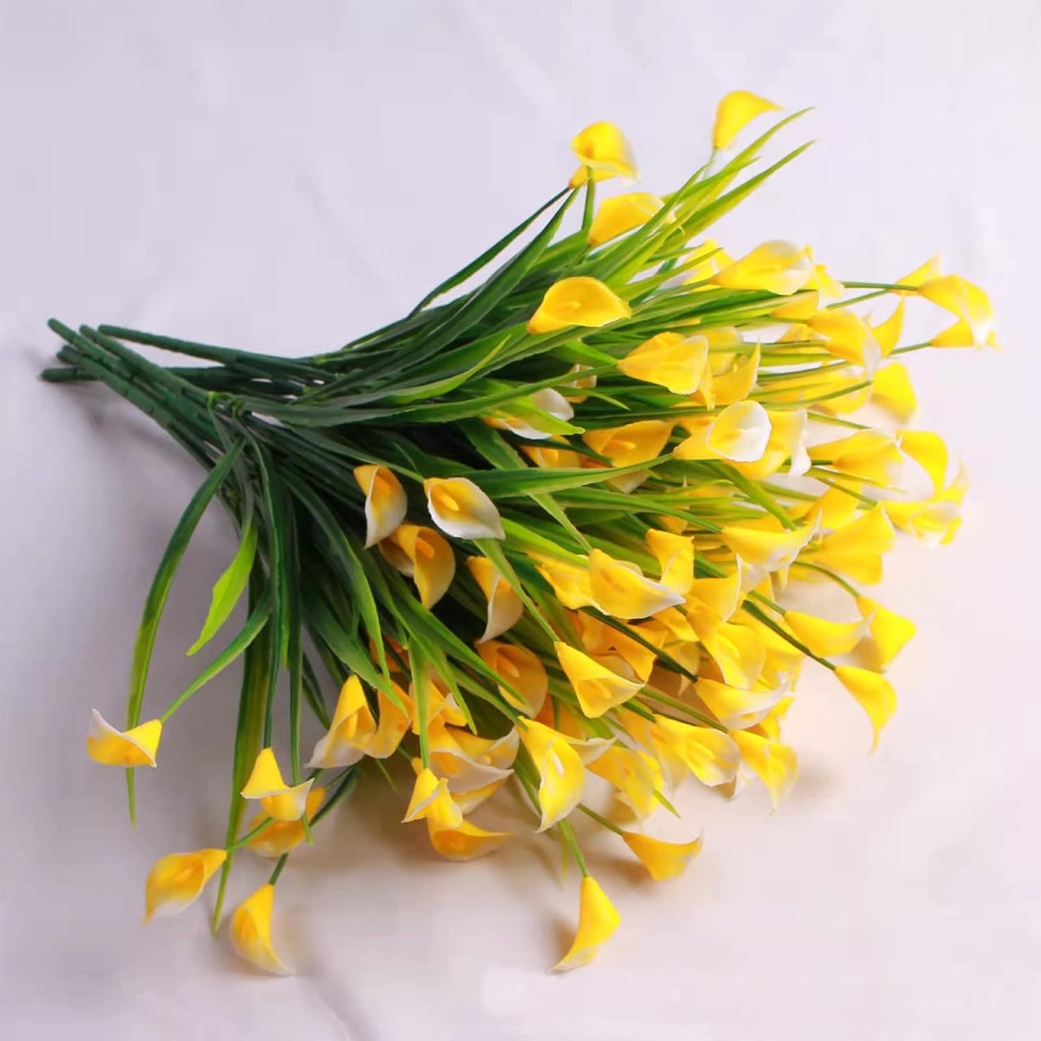 VOGUSON Flores falsas para decoración, flores artificiales de lirio de cala para exteriores, resistentes a los rayos UV, flores artificiales para