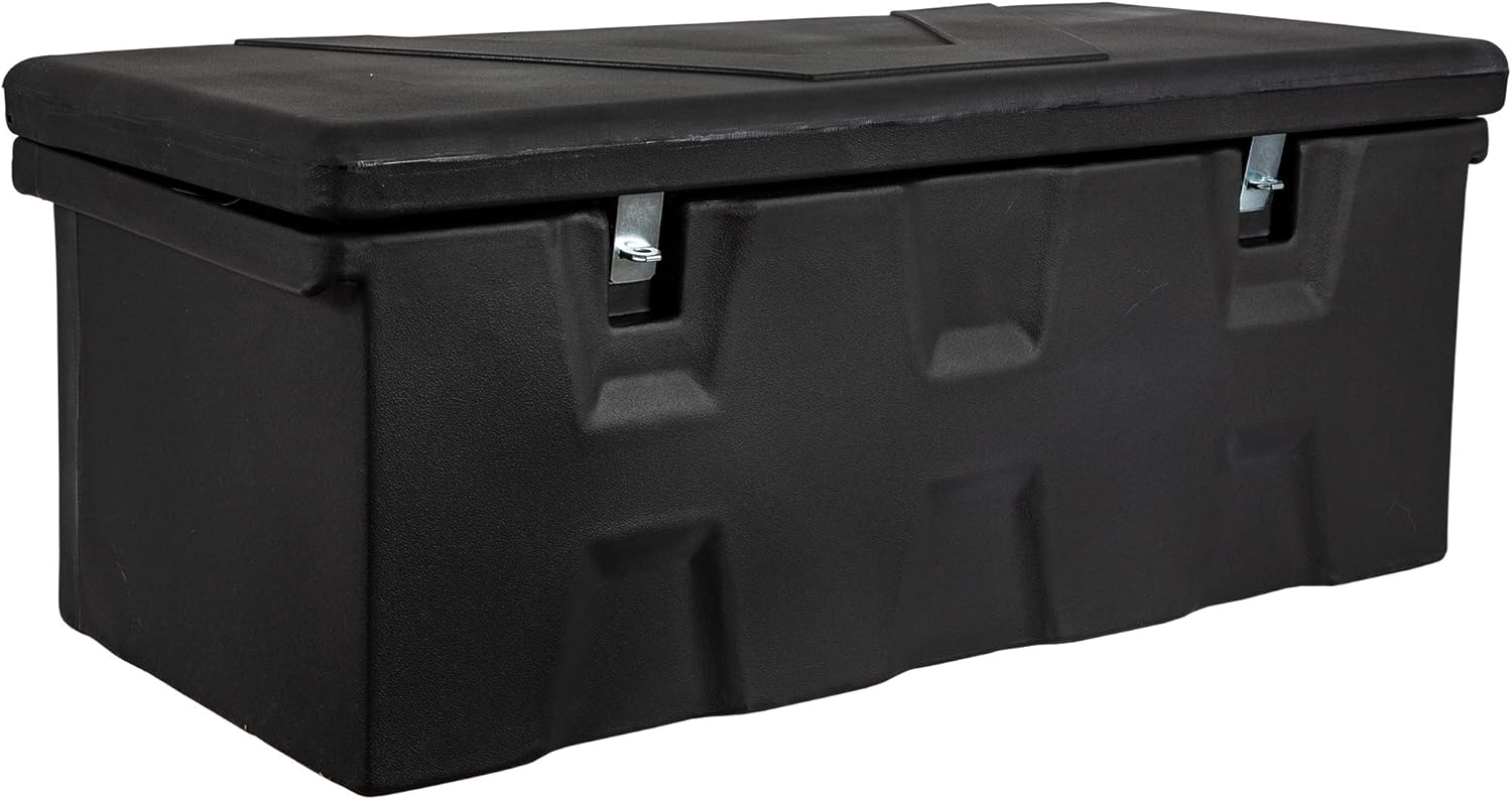 Buyers Products 1712240 – Cofre multiusos de poliéster negro, 44 x 17.5 x 19 pulgadas, 6.3 pies cúbicos y Master Lock Magnum – Candado resistente