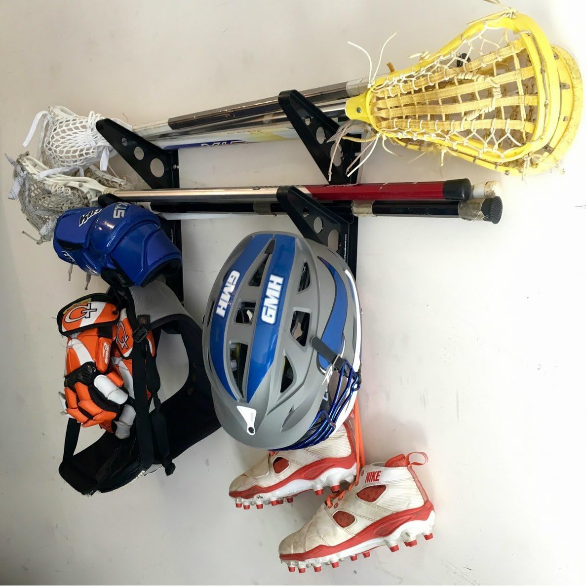 StoreYourBoard Lacrosse Stick – Estante de almacenamiento de pared, almohadillas y equipos de palos Lax, soporte organizador para el hogar y el
