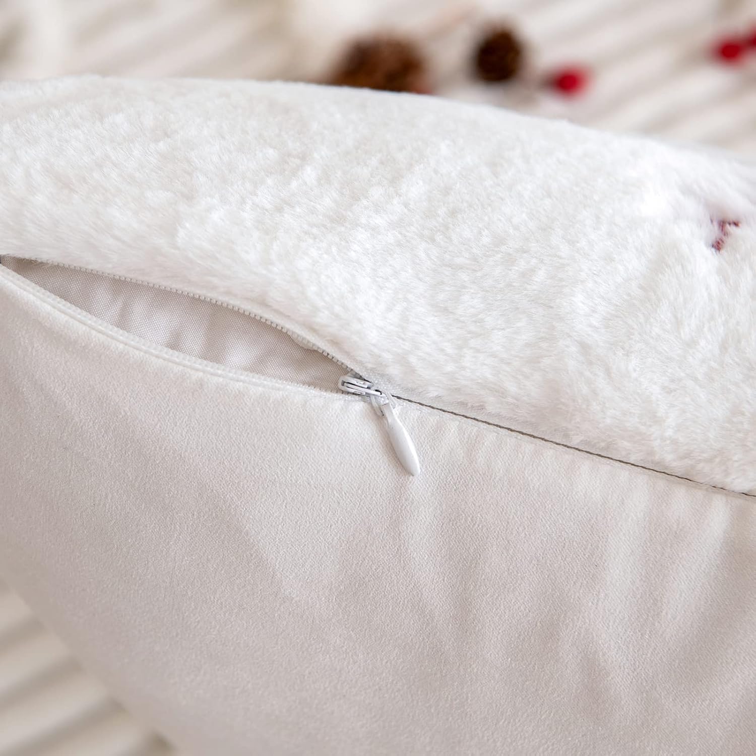 MIULEE Paquete de 2 fundas de almohada decorativas de Navidad, fundas de almohada de piel sintética suave con bordado de copo de nieve, bonitas