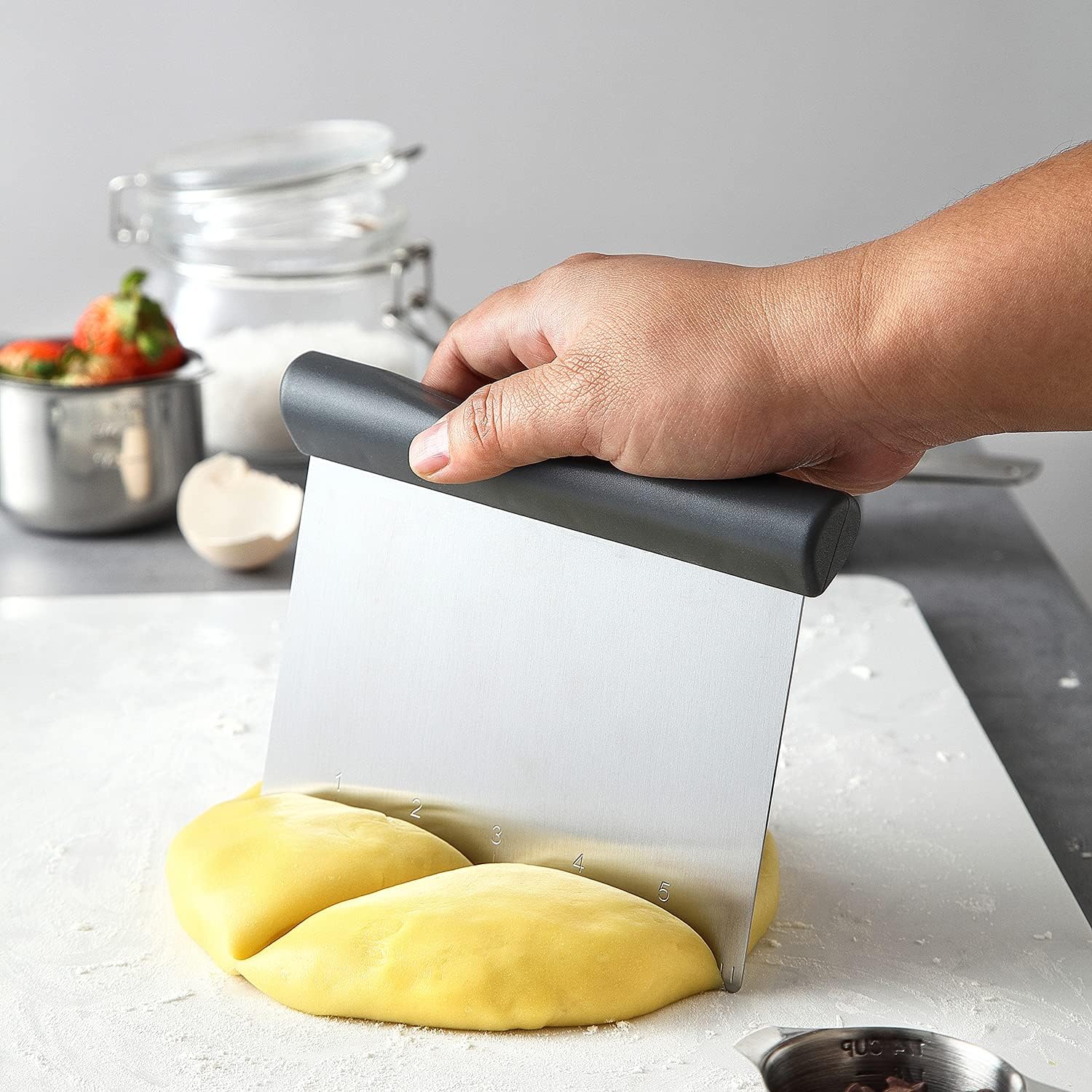 Spring Chef Raspador de banco gris  Herramienta de corte de masa de acero inoxidable con cuenco raspador de repostería para pizza, pan, pastel,