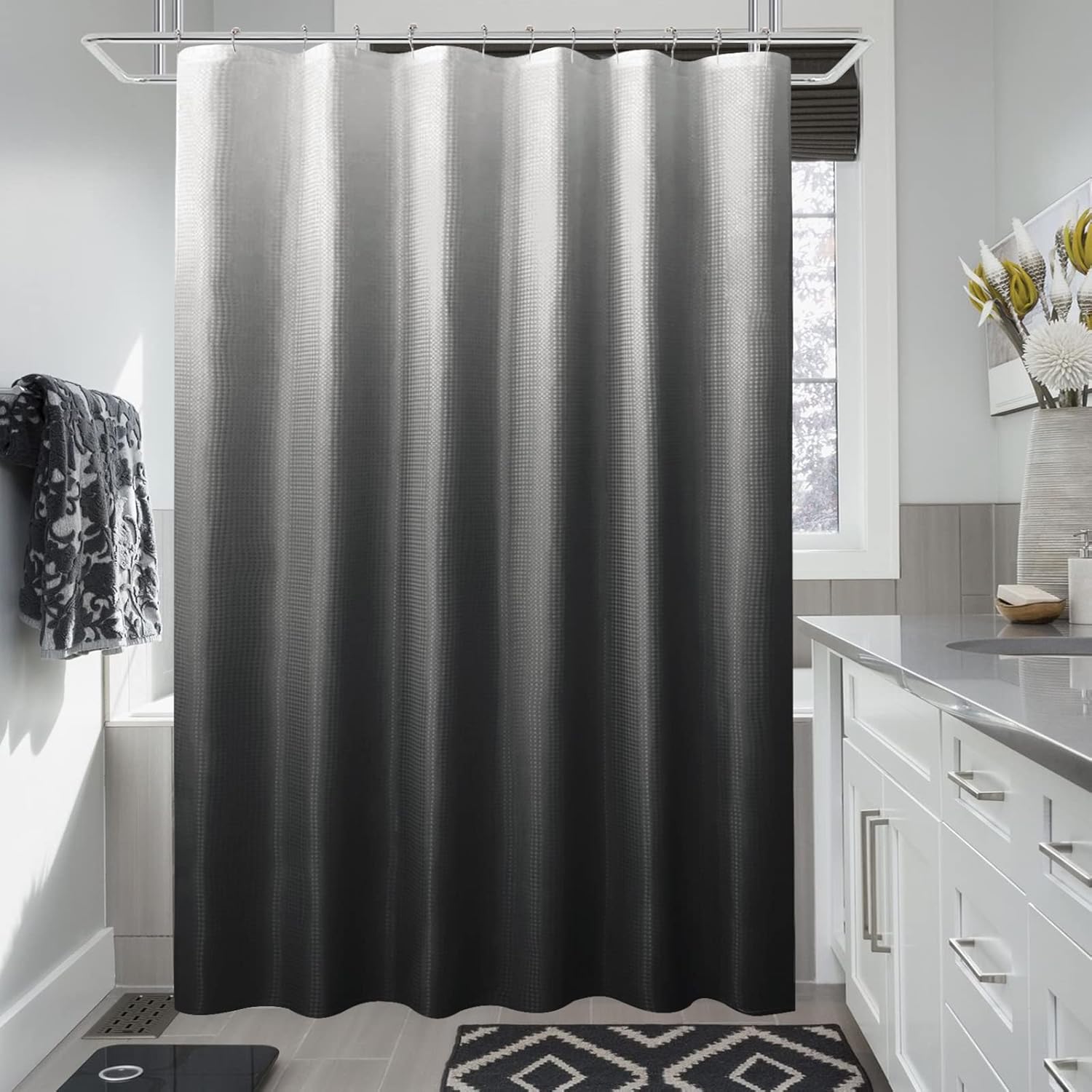 Cortina de ducha negra para baño, cortina de ducha de tela de gofre degradada, juego de cortinas de baño neutrales graduales negras y blancas,