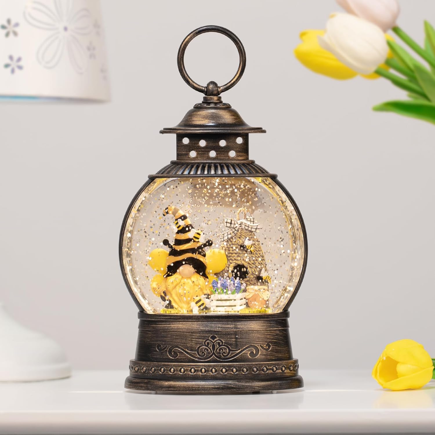 Gnomos de primavera, globo de nieve, gnomo de abeja de miel, decoración del Día Mundial de las Abejas, Temporizador de 6 horas, funciona con