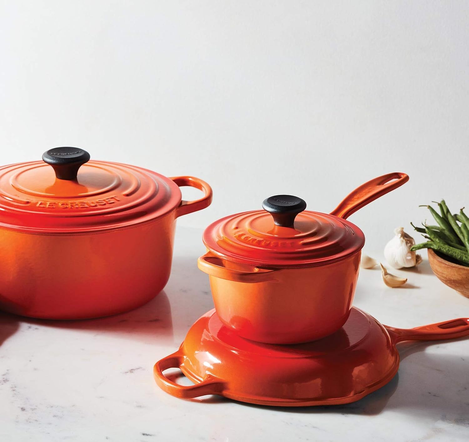 Le Creuset Juego de utensilios de cocina de hierro fundido esmaltado de 5 piezas SS Knob Condo – Llama