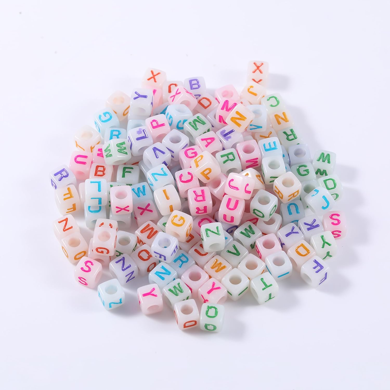 1000 cuentas cuadradas del alfabeto acrílico que brillan en la oscuridad, cubo de la A a la Z, cuentas de letras coloridas para manualidades,