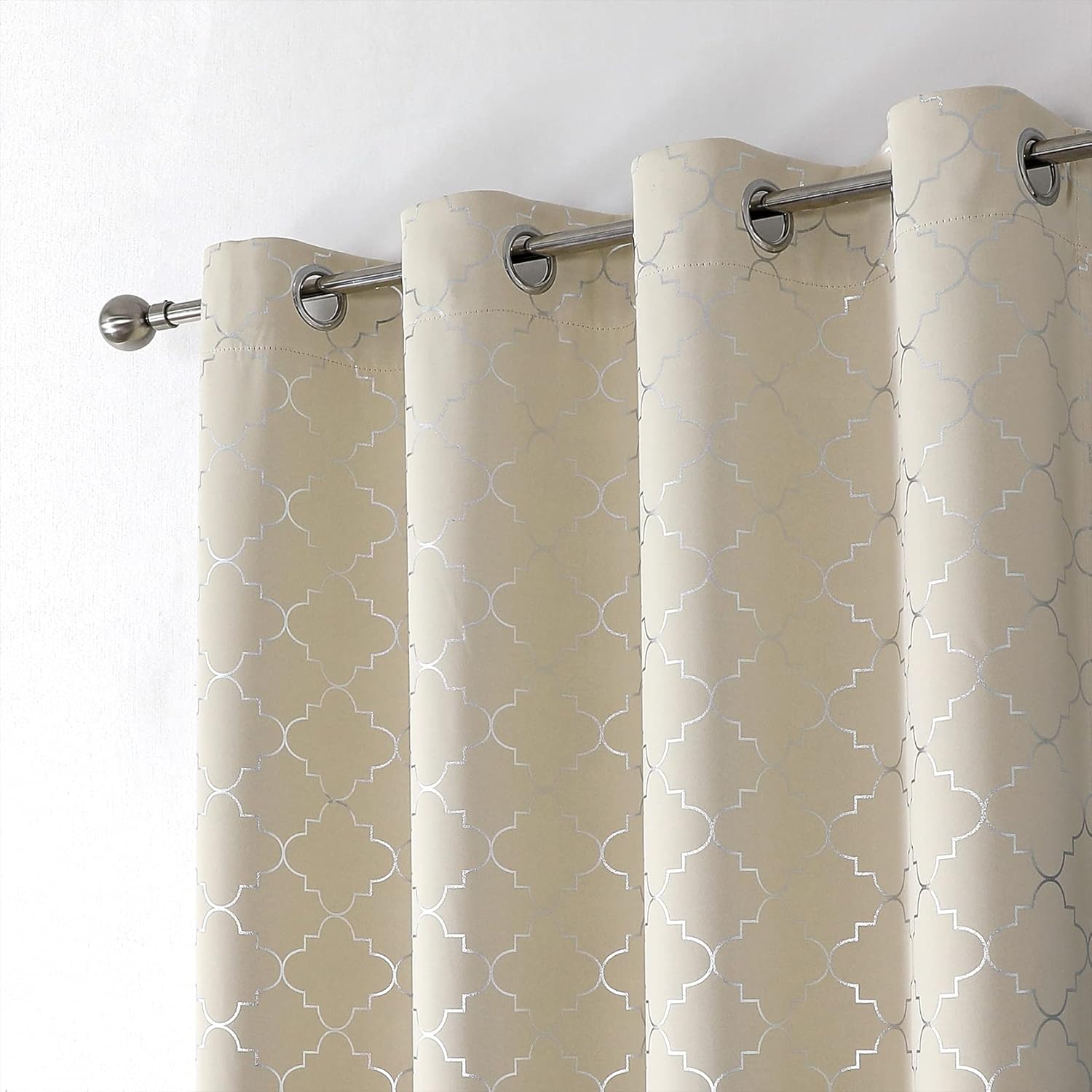 Enactex Cortinas 100% opacas completas de 63 pulgadas de largo, con aislamiento térmico, color beige, con patrón geométrico plateado metálico,
