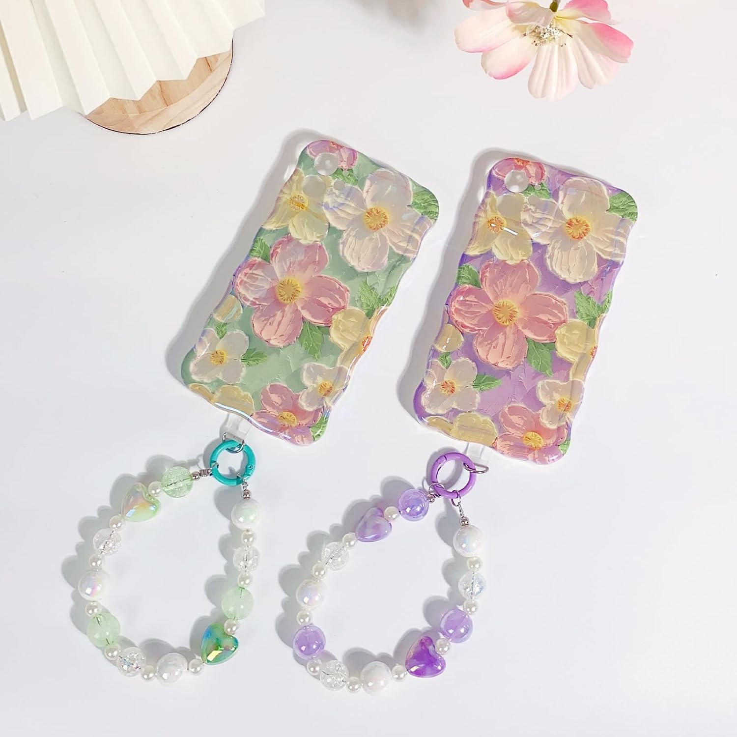 NITITOP Funda compatible con iPhone 11, bonita funda de pulsera de flores de aceite moradas con bonita correa de muñeca con cordón de flores para