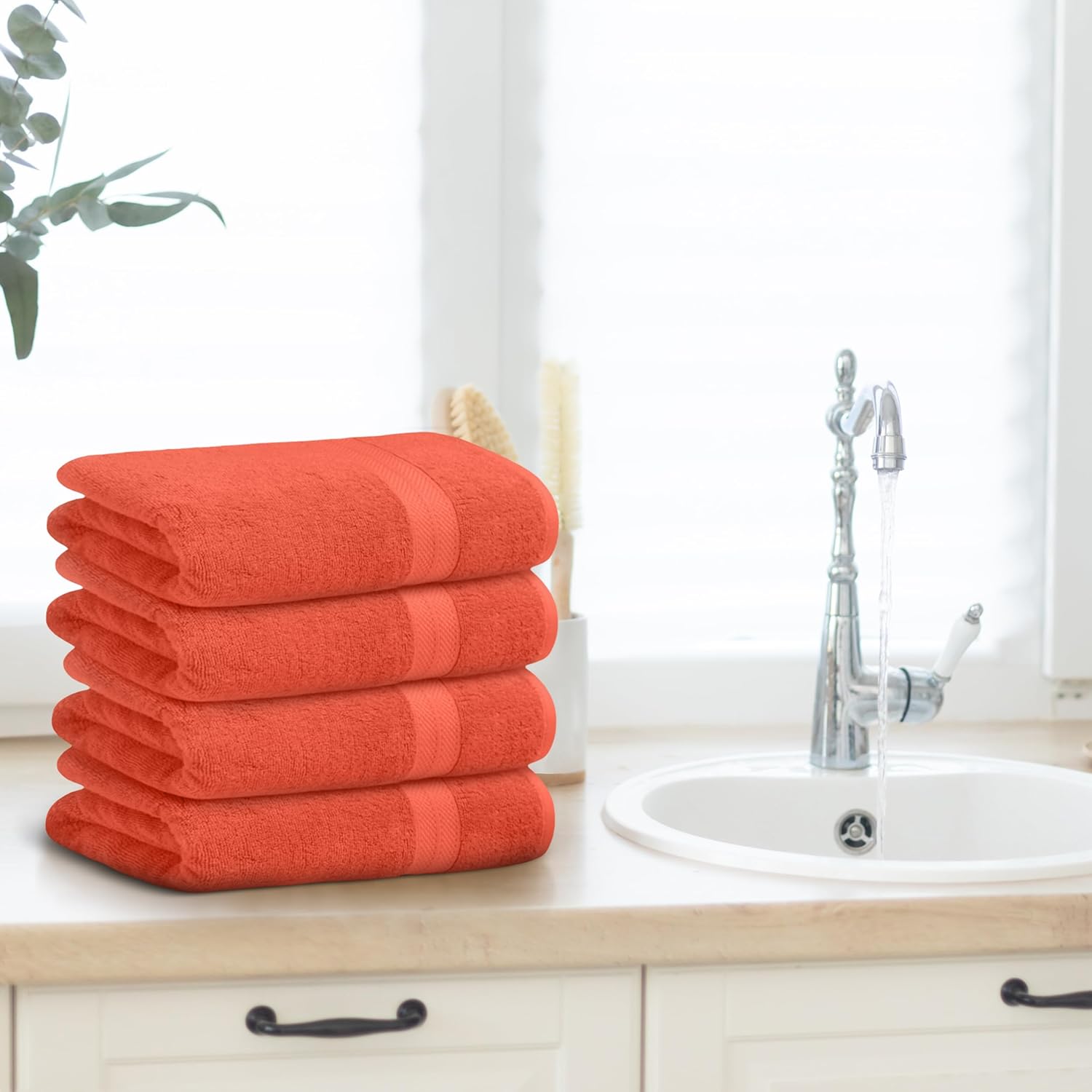Avalon Towels Juego de 4 toallas de baño, 100% algodón de 21.16 ozm, ligeras y altamente absorbentes, toalla de secado rápido, sensación suave, 27 x