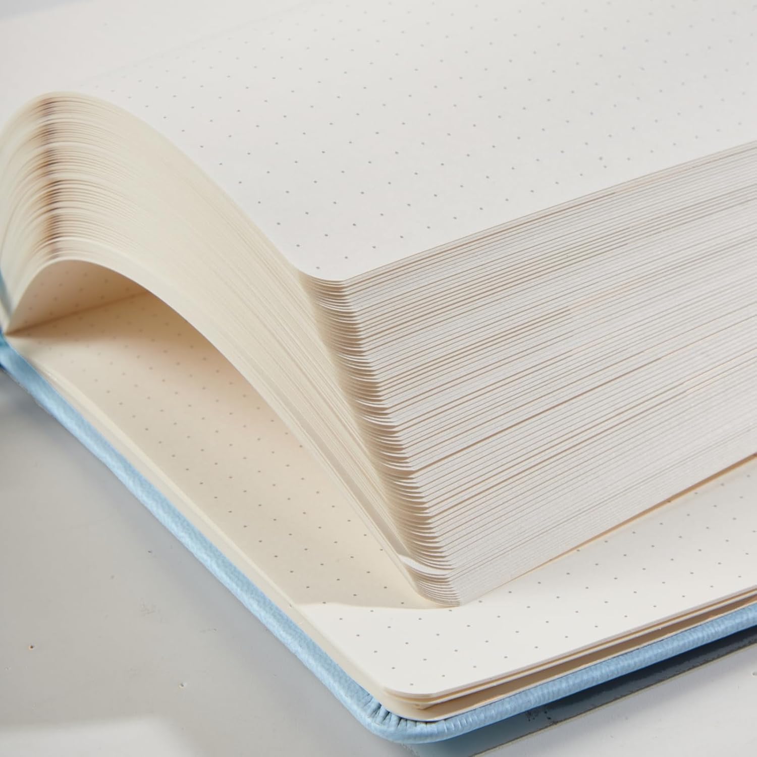 Beinushor Cuaderno punteado A5, diario de tapa dura con papel grueso de 3.53 ozm, 192 páginas, bolsillo interior, bandas elásticas, cubierta de piel