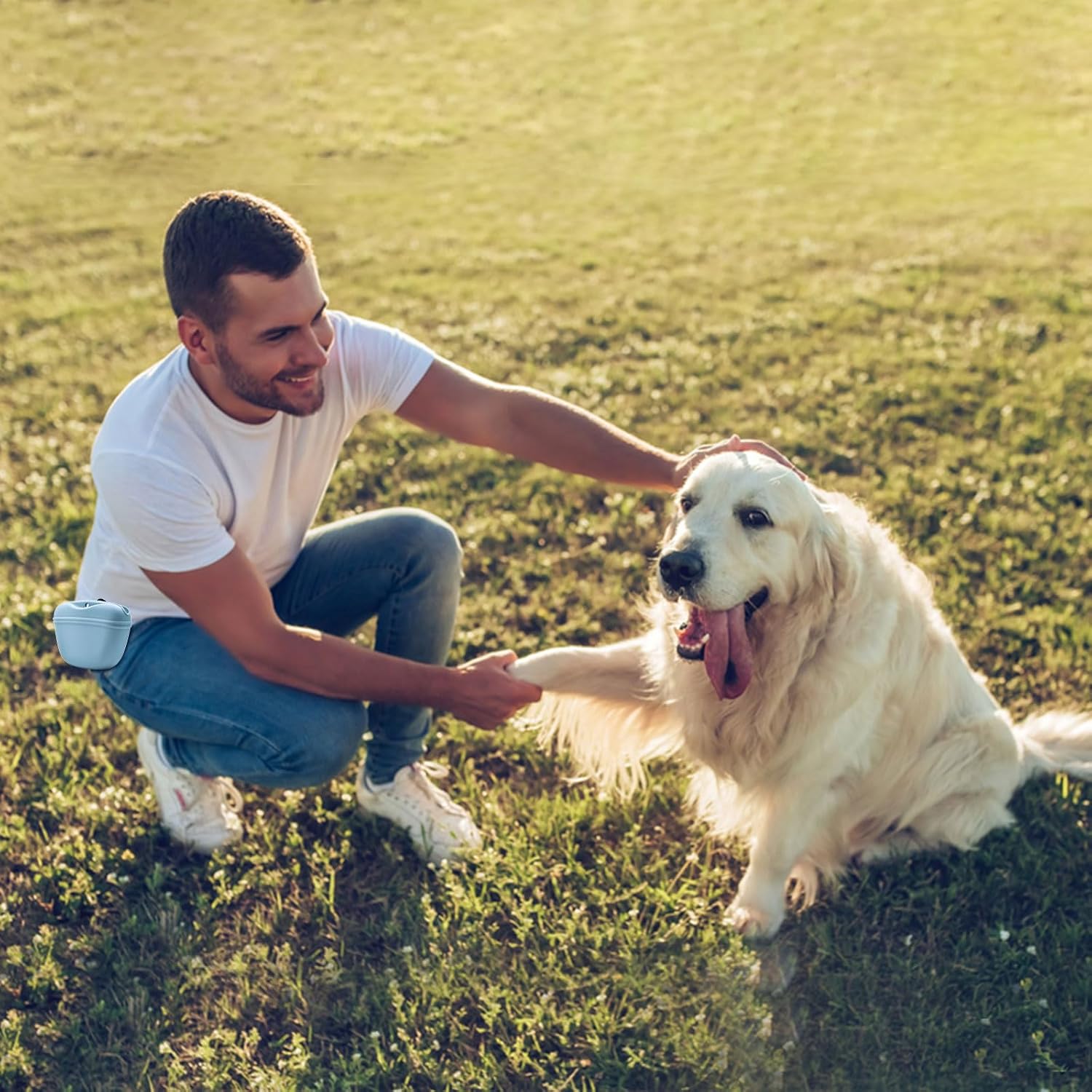 AUDWUD – Bolsa de silicona para perros – Clip en contenedor de entrenamiento portátil – Práctico cierre de hebilla magnética y clip de cintura –